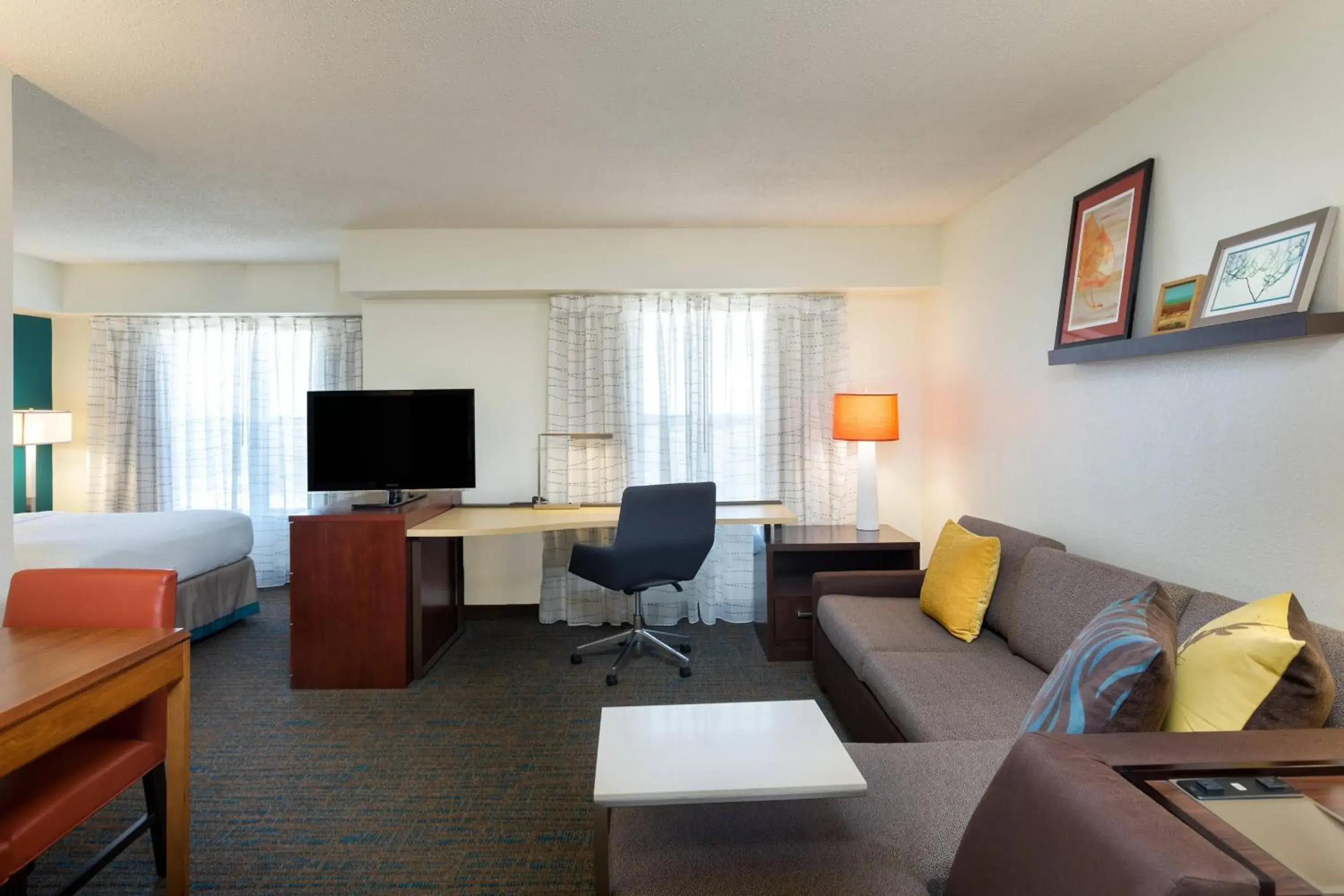 Photo of the whole room, Seating Area in Residence Inn by Marriott Austin Parmer/Tech Ridge