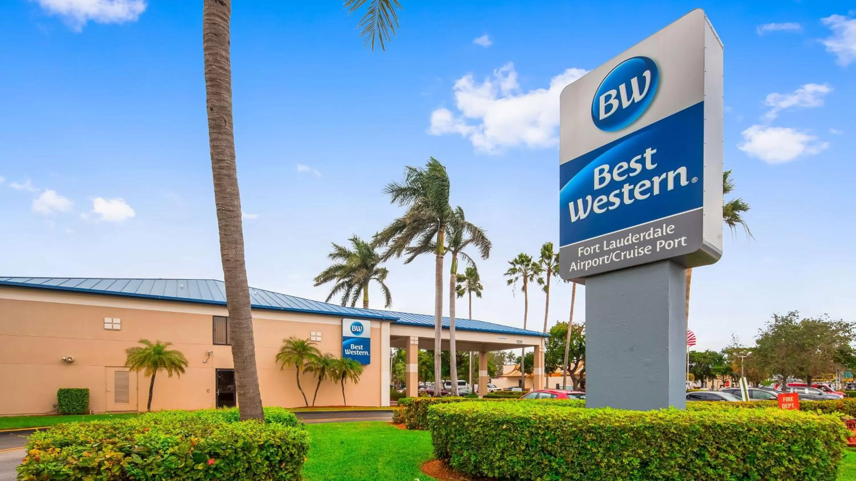 Property building in Best Western Fort Lauderdale Airport Cruise Port
