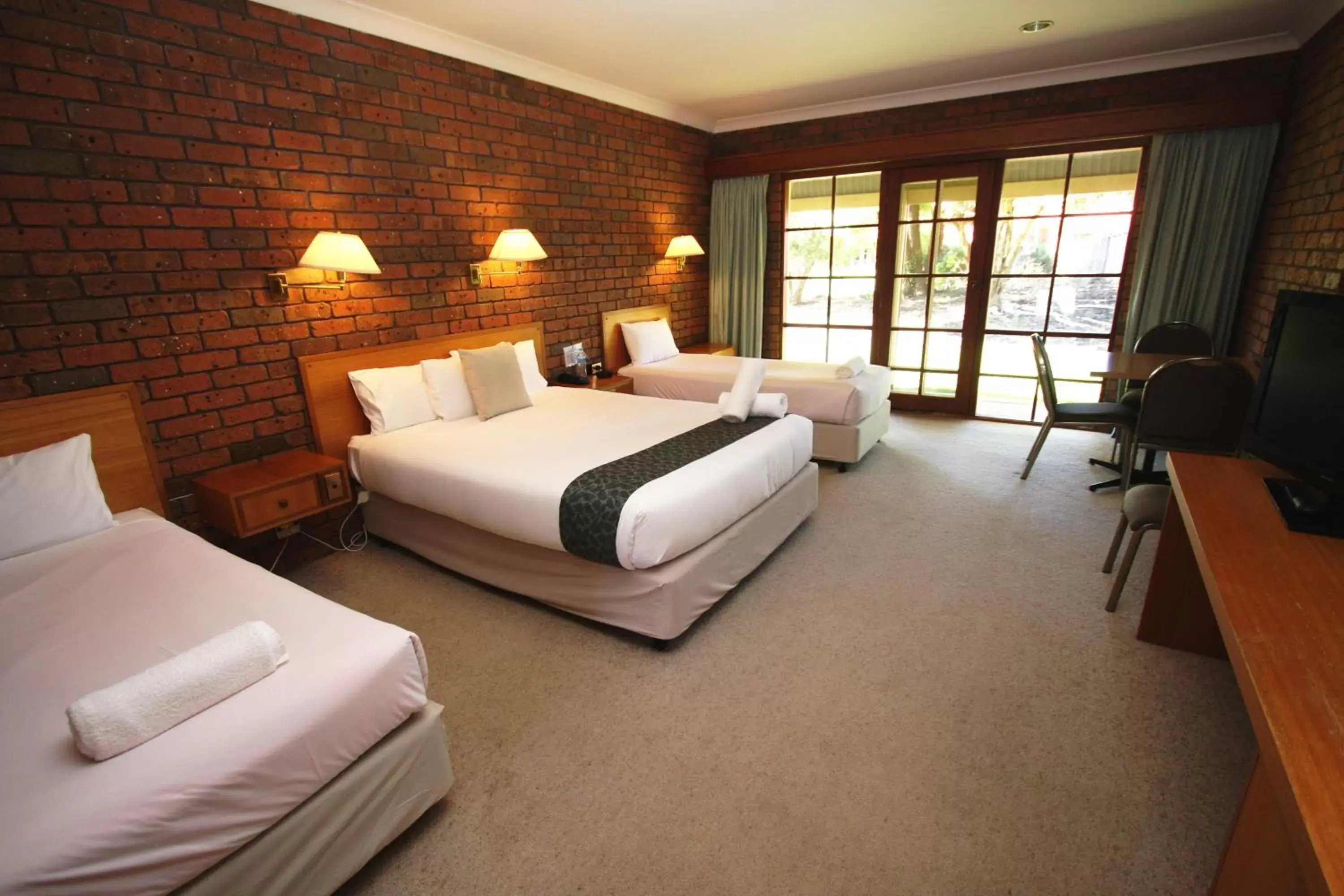 Bedroom, Bed in Grange Burn Motel