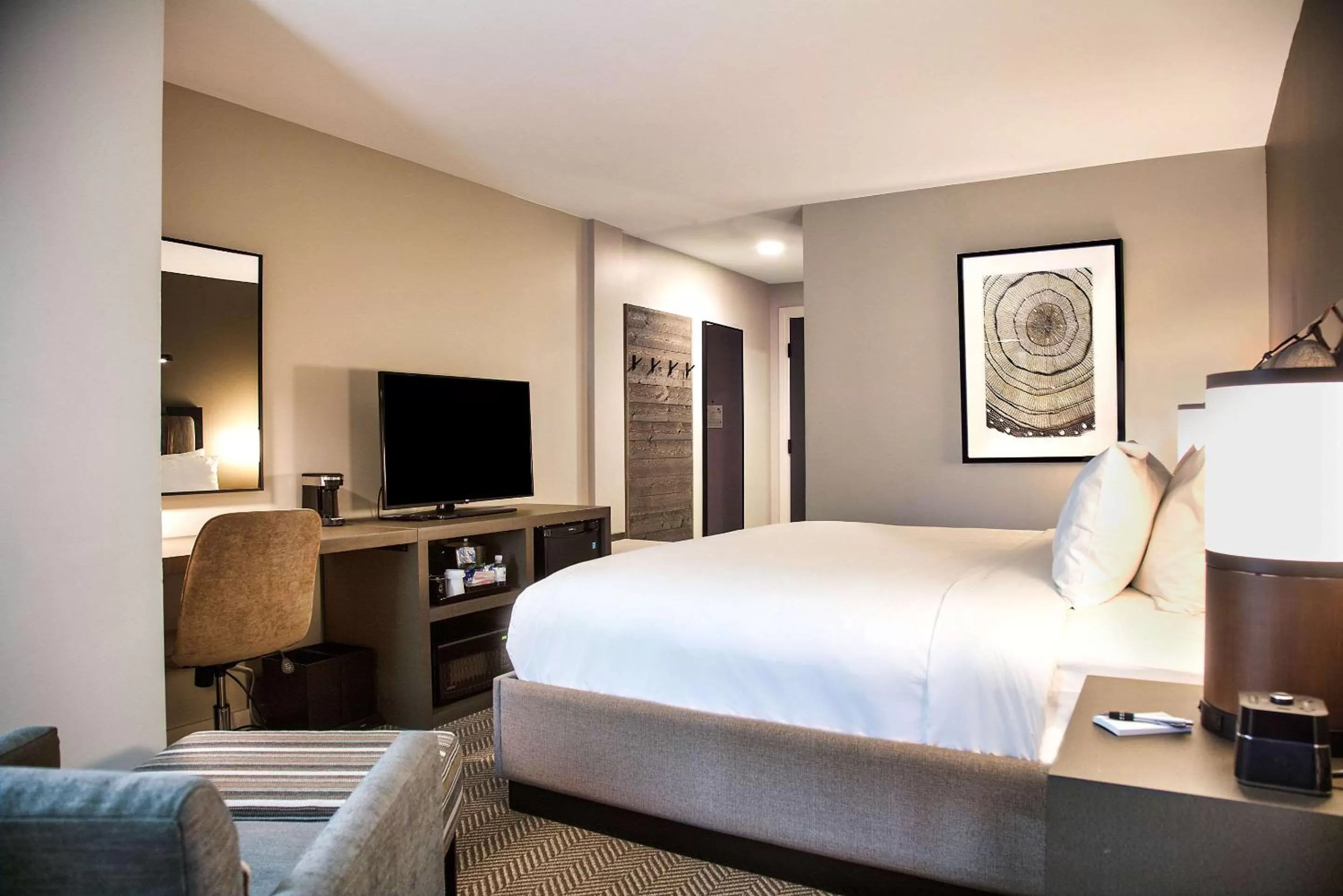 Photo of the whole room, Bed in The Inn at Riverwalk