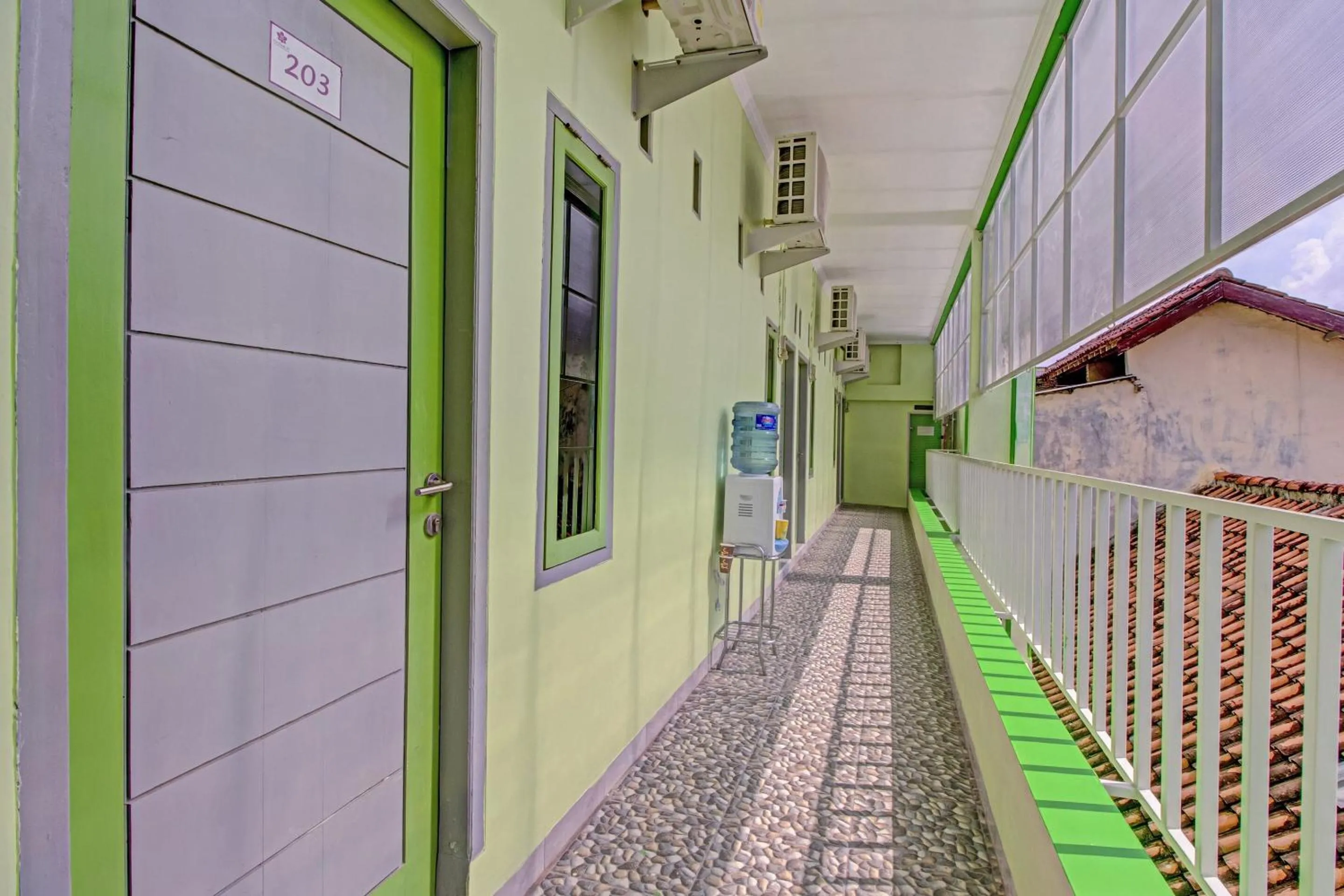 Lobby or reception, Balcony/Terrace in OYO 3774 Orchid 37 Syariah Guest House