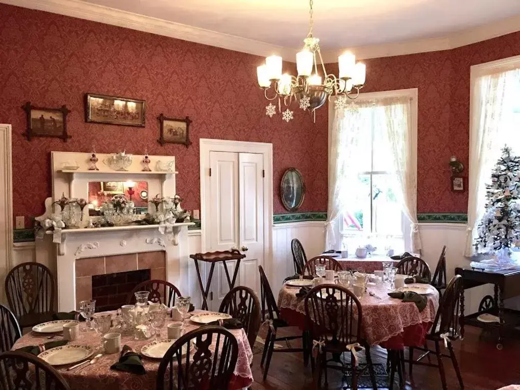Dining area, Restaurant/Places to Eat in Holly House of Hamilton