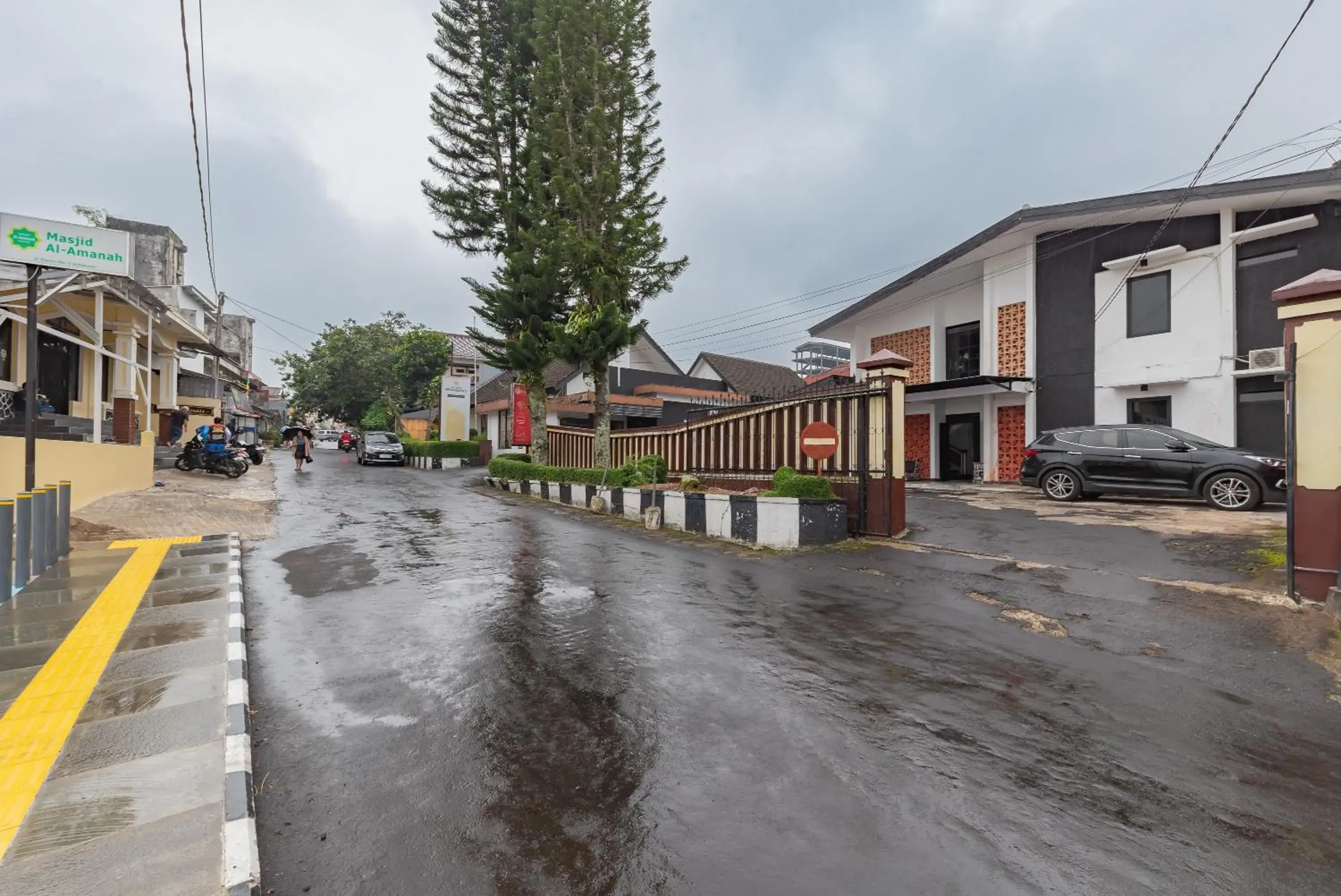 Property Building in RedDoorz near Alun-Alun Kota Sukabumi