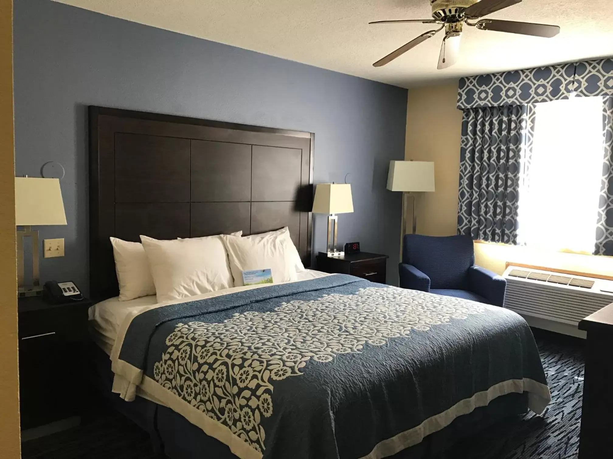 Photo of the whole room, Bed in Days Inn by Wyndham Moab