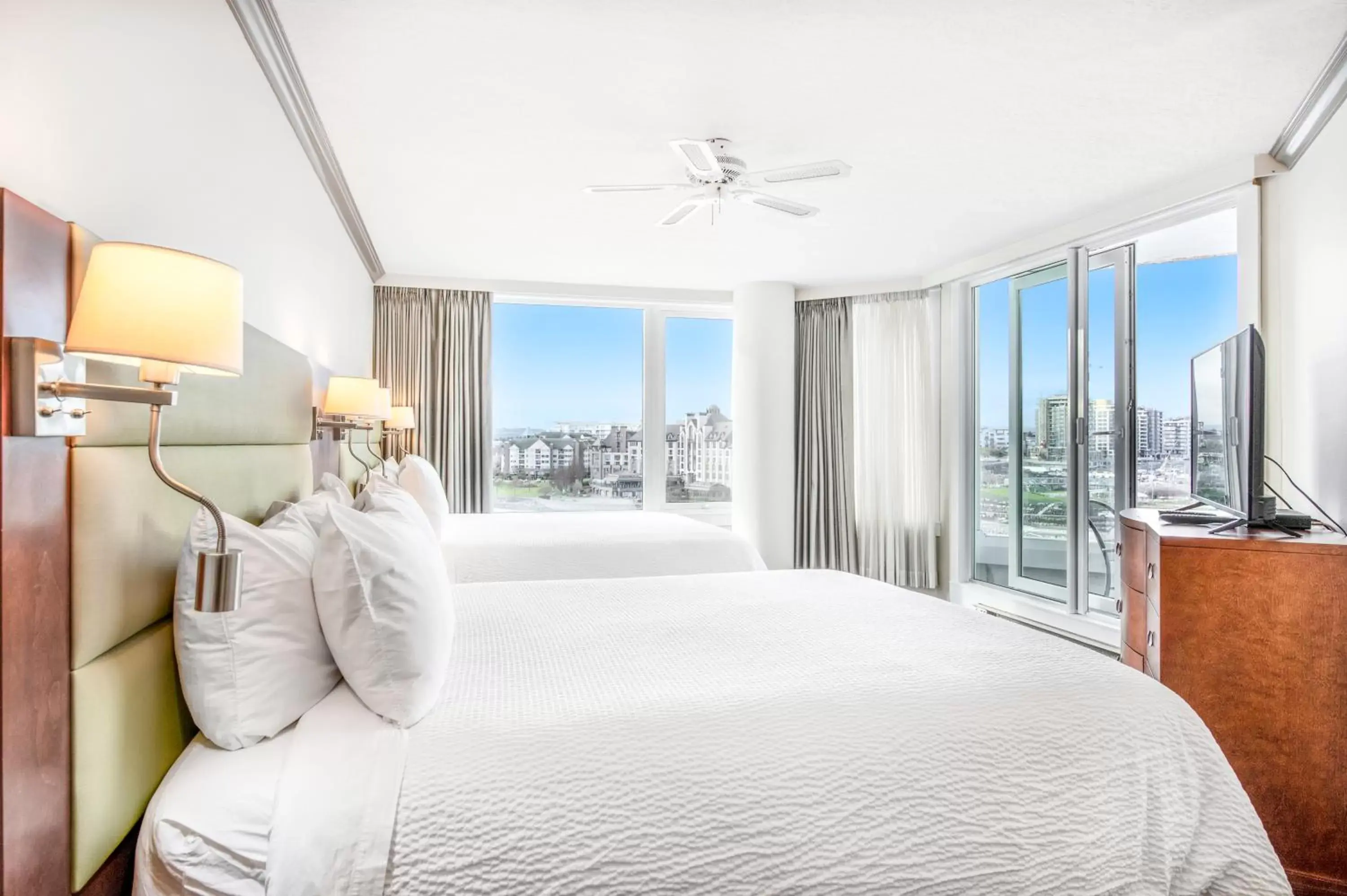 Bedroom in Victoria Regent Waterfront Hotel & Suites