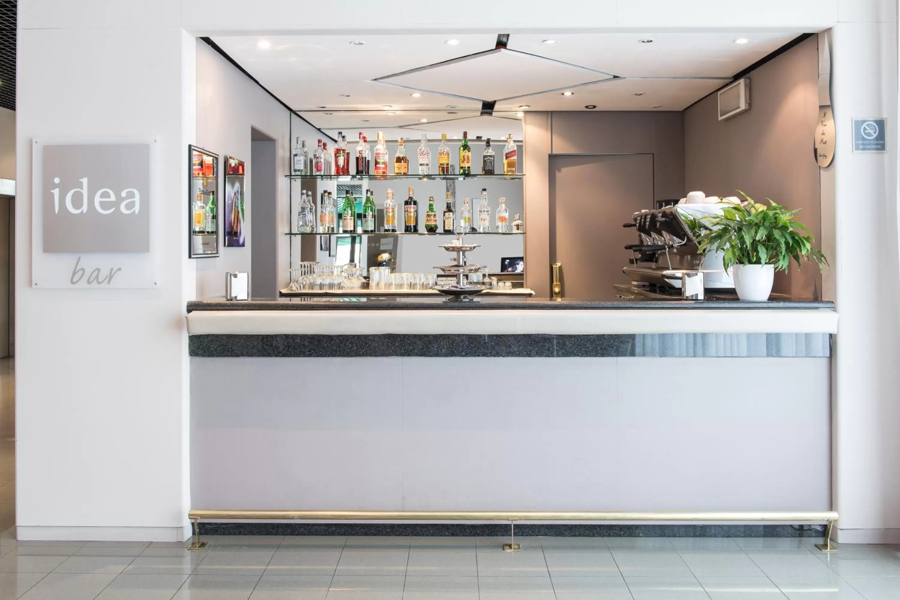Lounge or bar in Idea Hotel Piacenza