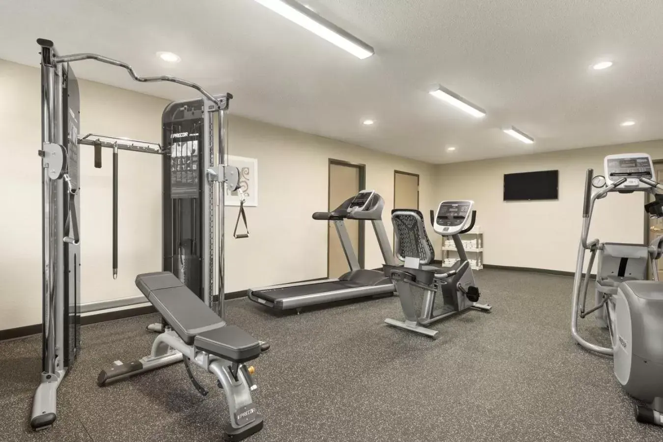 Fitness centre/facilities, Fitness Center/Facilities in Country Inn & Suites by Radisson, Platteville, WI