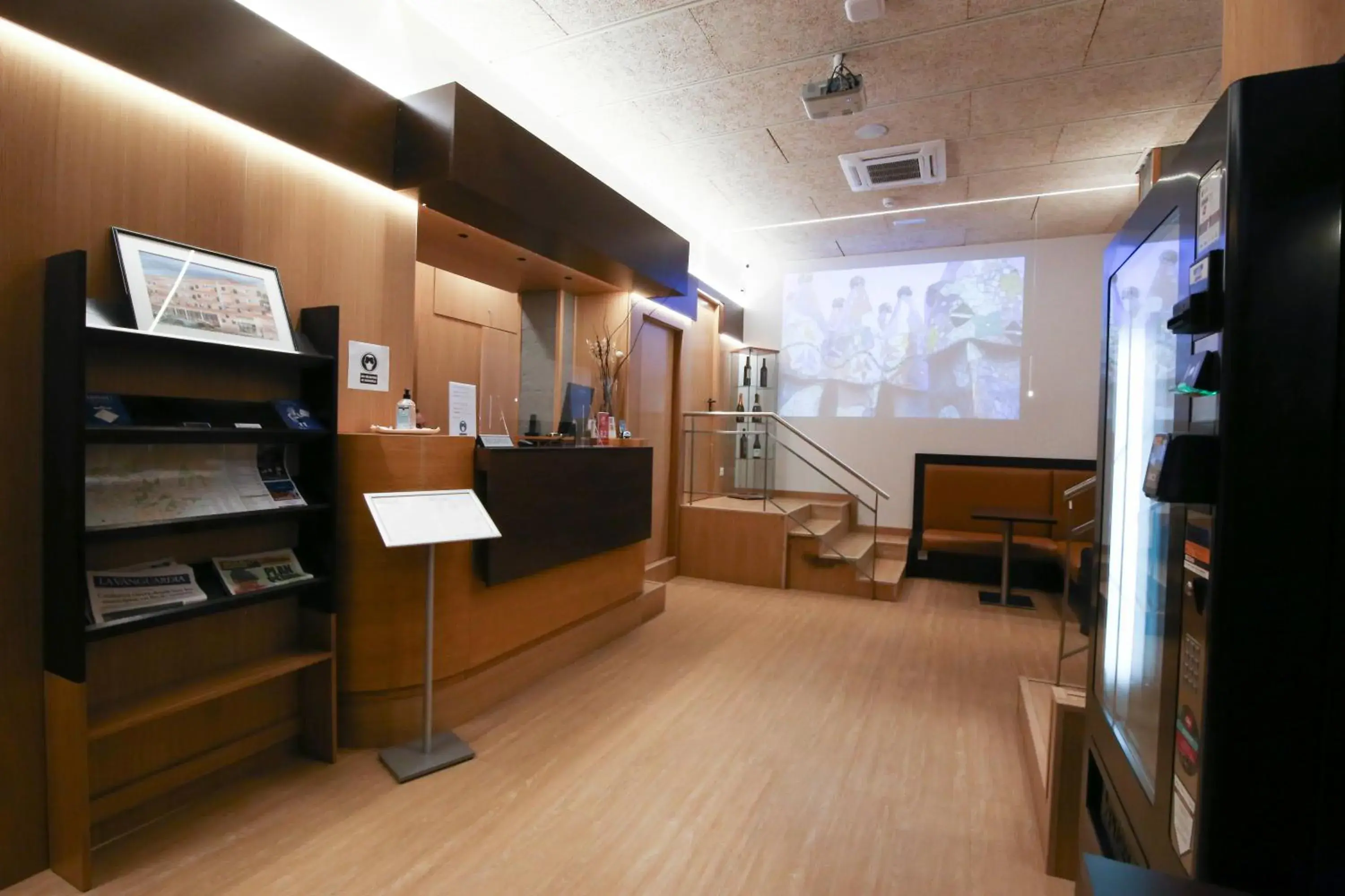 Lobby or reception in Hotel Esplugues Lobby or reception in Hotel Esplugues