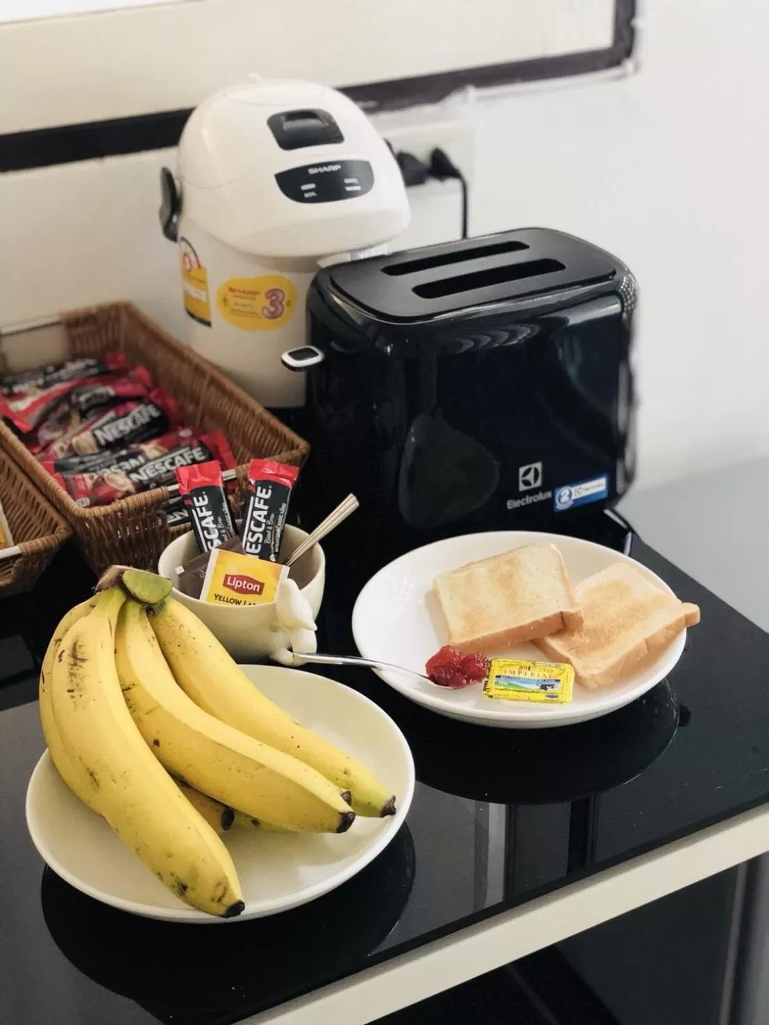 Breakfast in Cozy by Funwahn