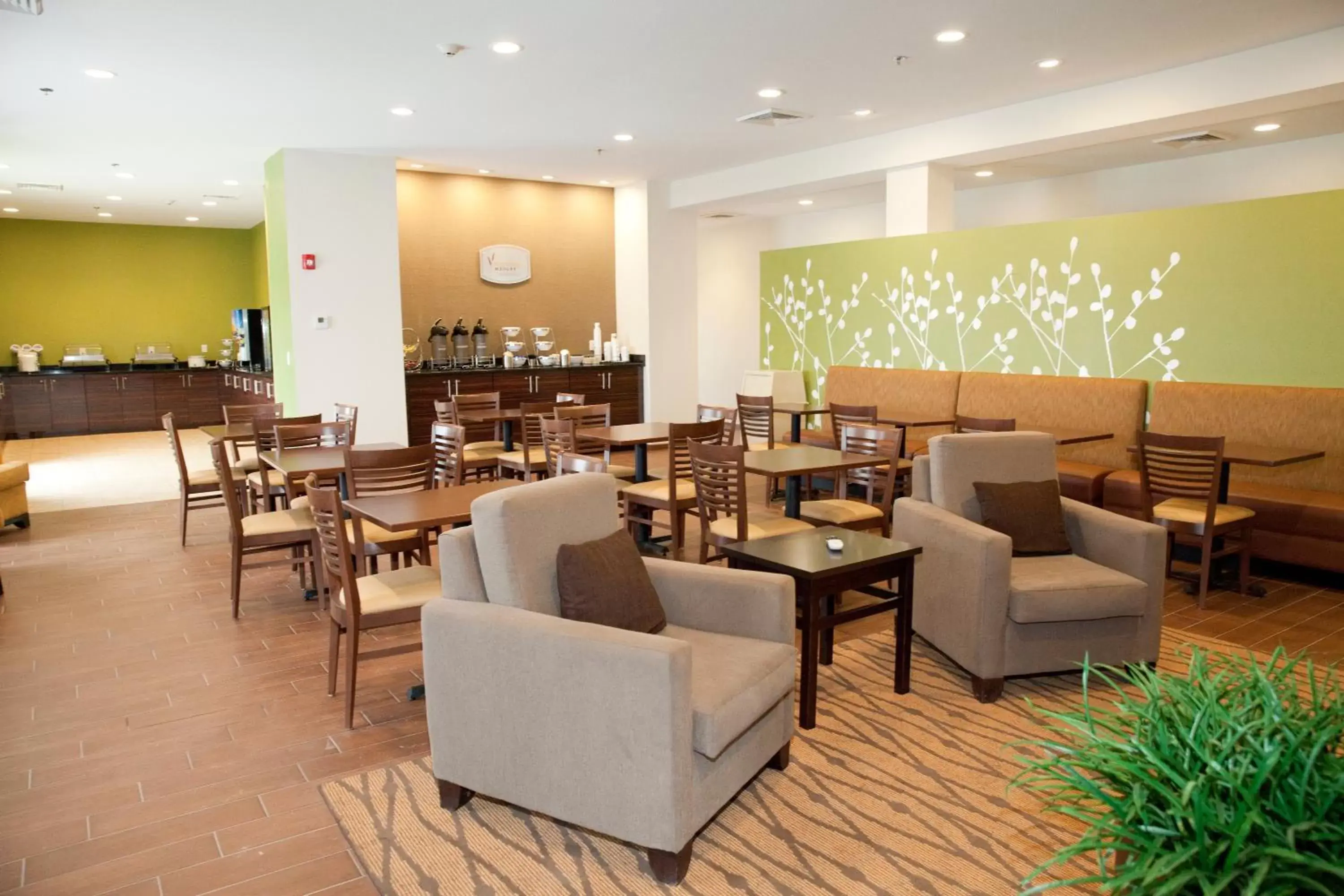 Communal lounge/ TV room, Restaurant/Places to Eat in Sleep Inn & Suites Belmont - St. Clairsville