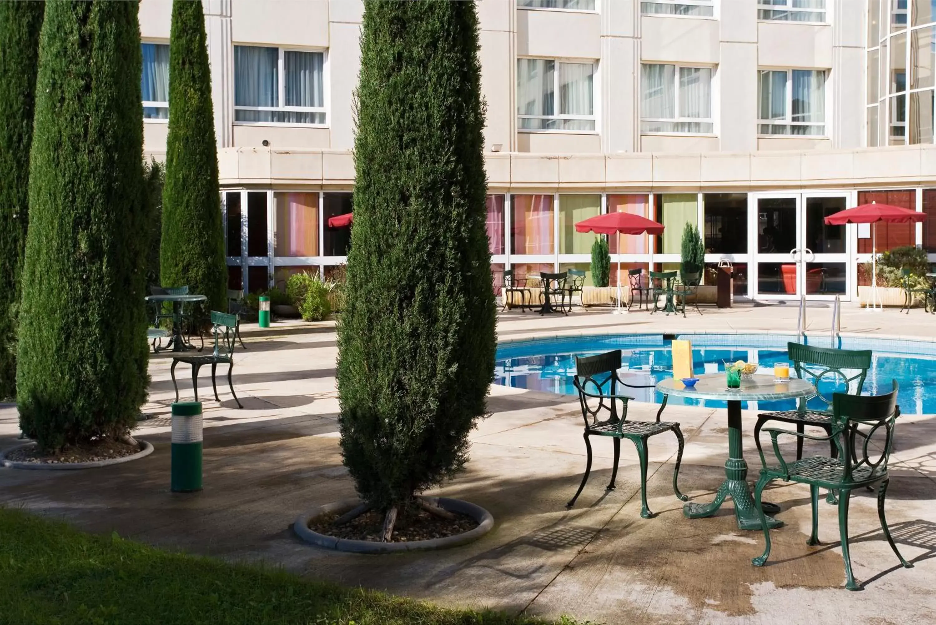 Patio, Swimming Pool in Novotel Suites Montpellier Antigone