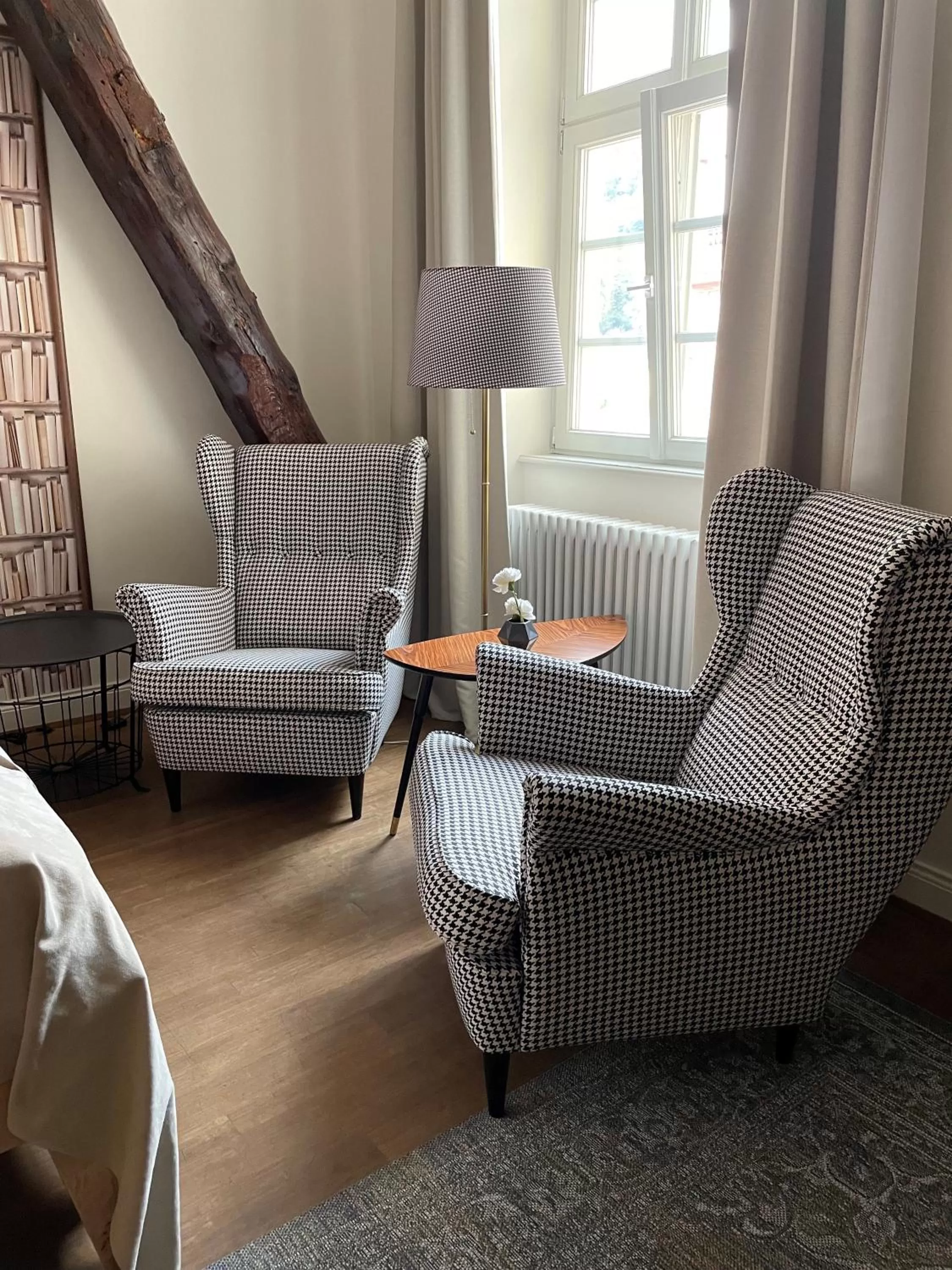 Seating area in Hotel Zur Alten Brücke
