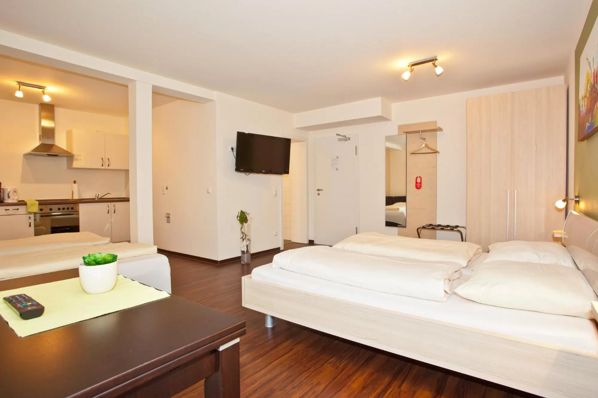 Photo of the whole room, Bed in Frühstückshotel Landgasthof Kramer