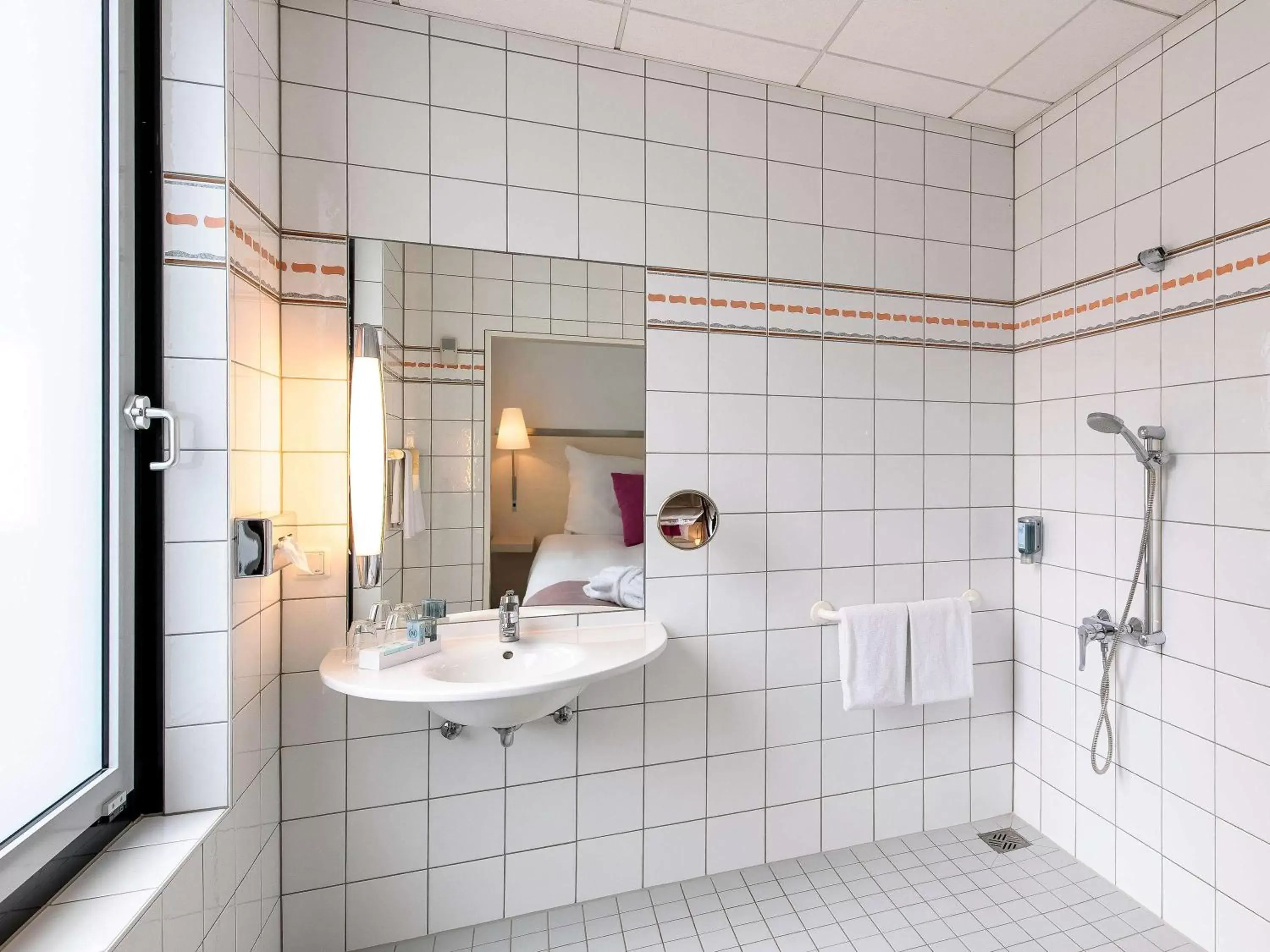 Photo of the whole room, Bathroom in Novotel Berlin Mitte