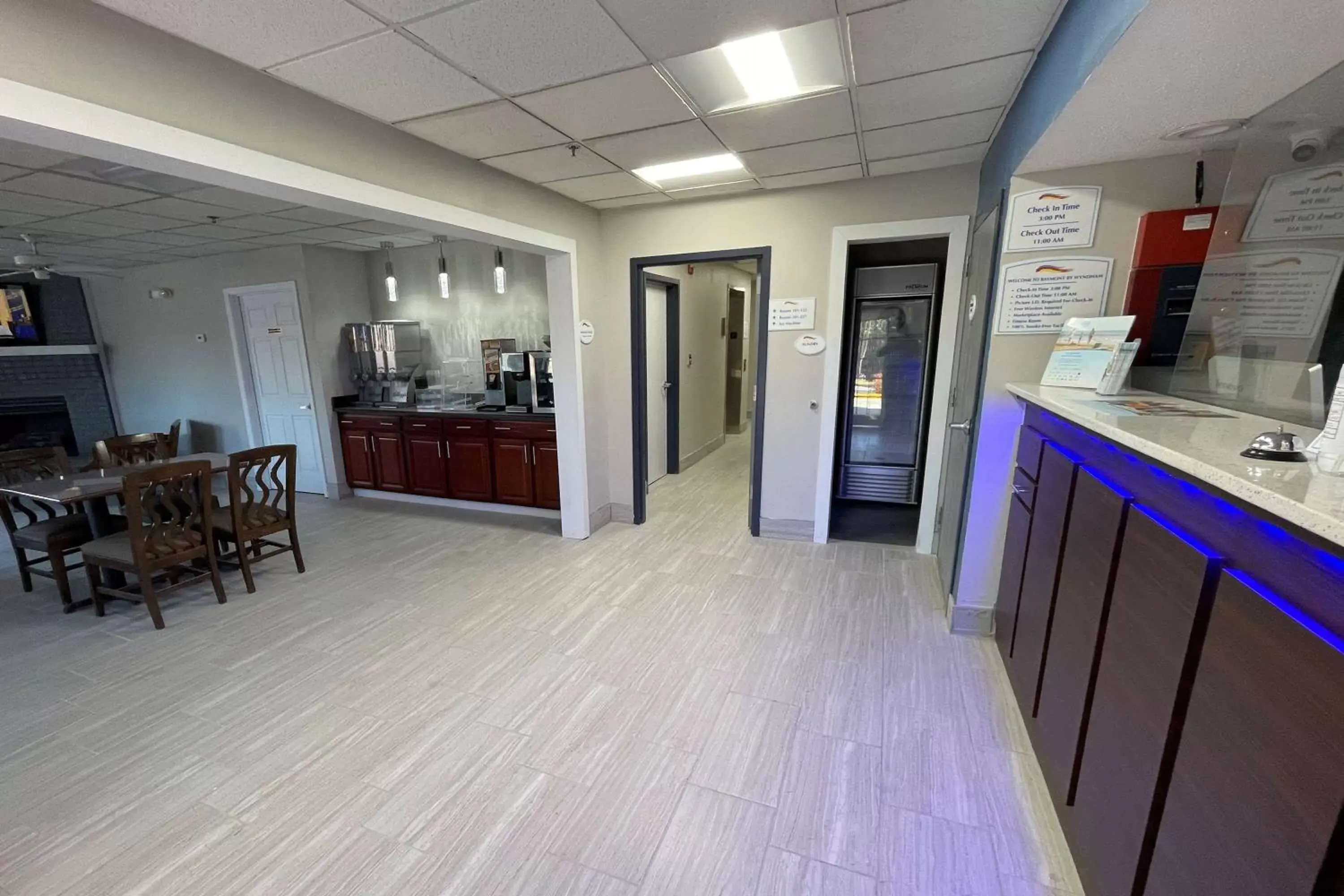 Lobby or reception, Kitchen/Kitchenette in Baymont by Wyndham Adairsville