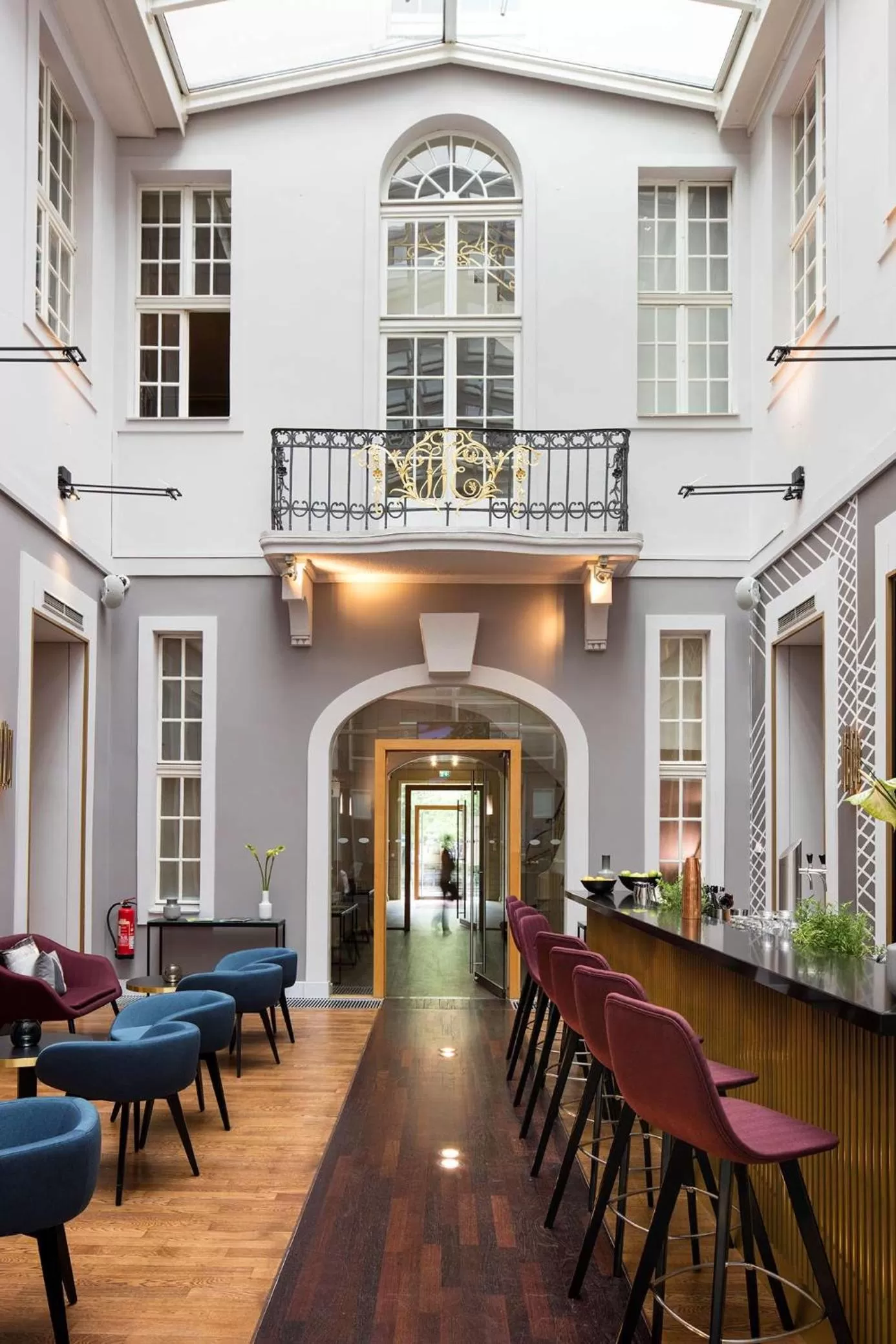 Lounge or bar in art'otel berlin mitte, Powered by Radisson Hotels