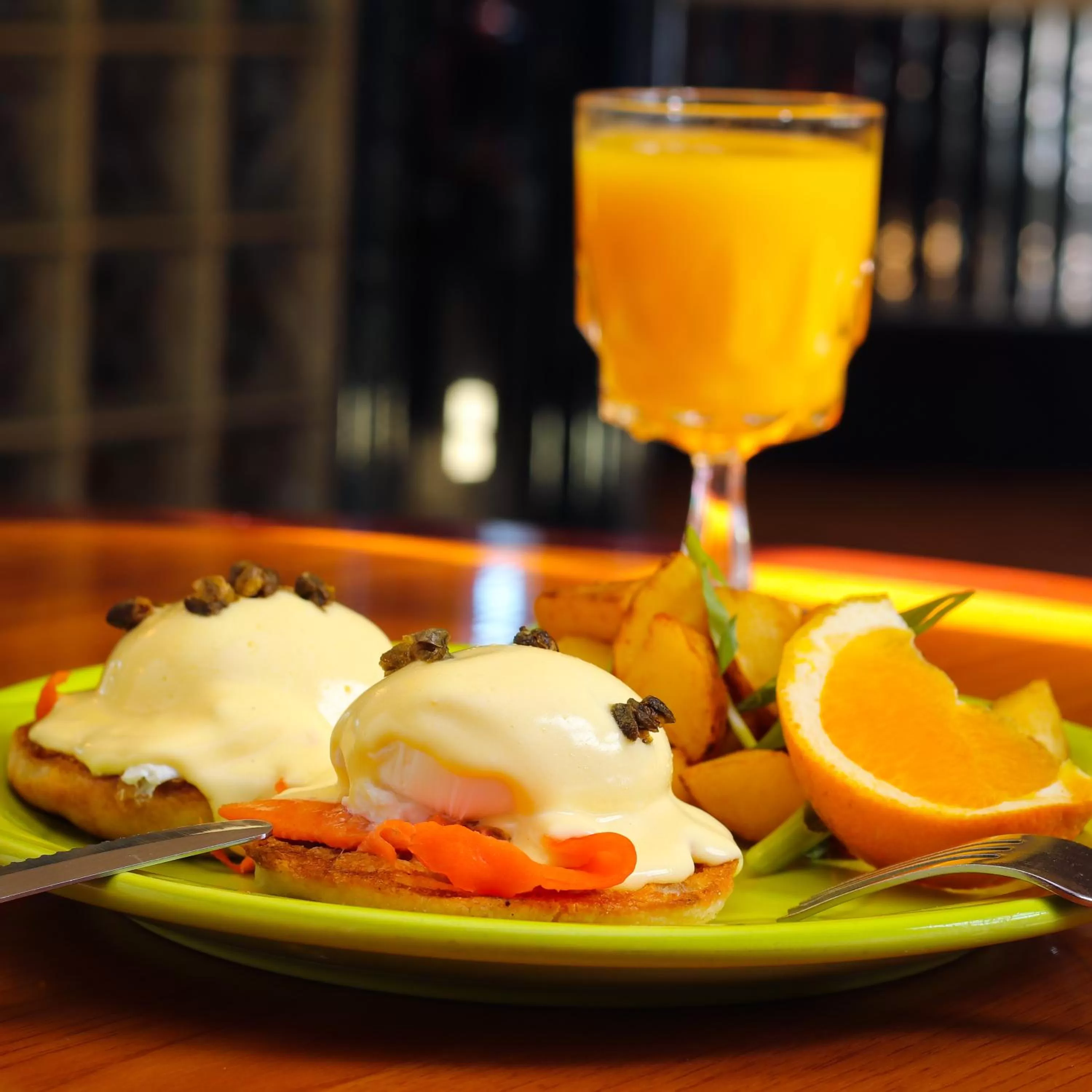 Food and drinks in James Bay Inn Hotel, Suites & Cottage