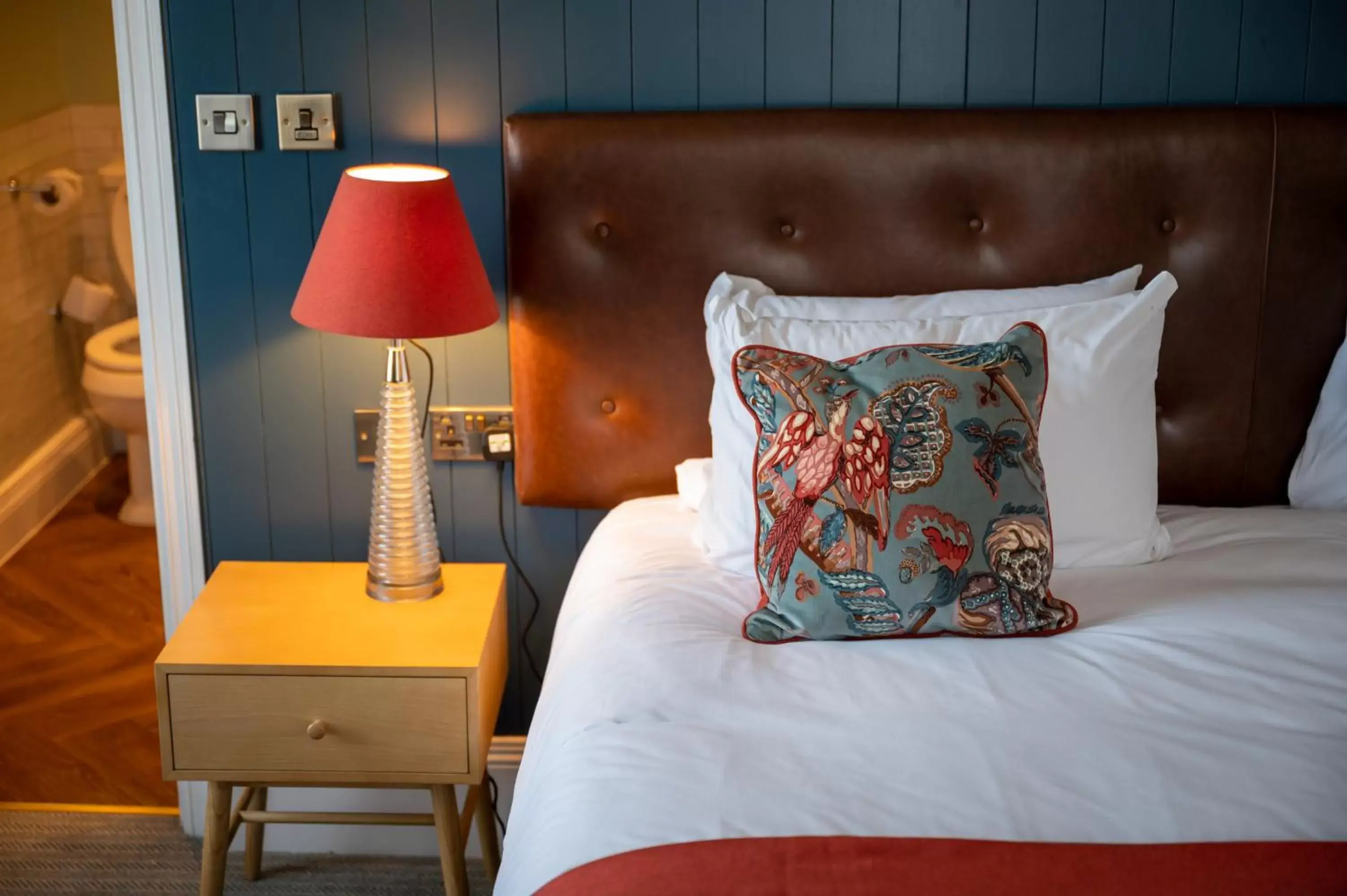 Bedroom, Bed in Victoria Hotel by Chef & Brewer Collection