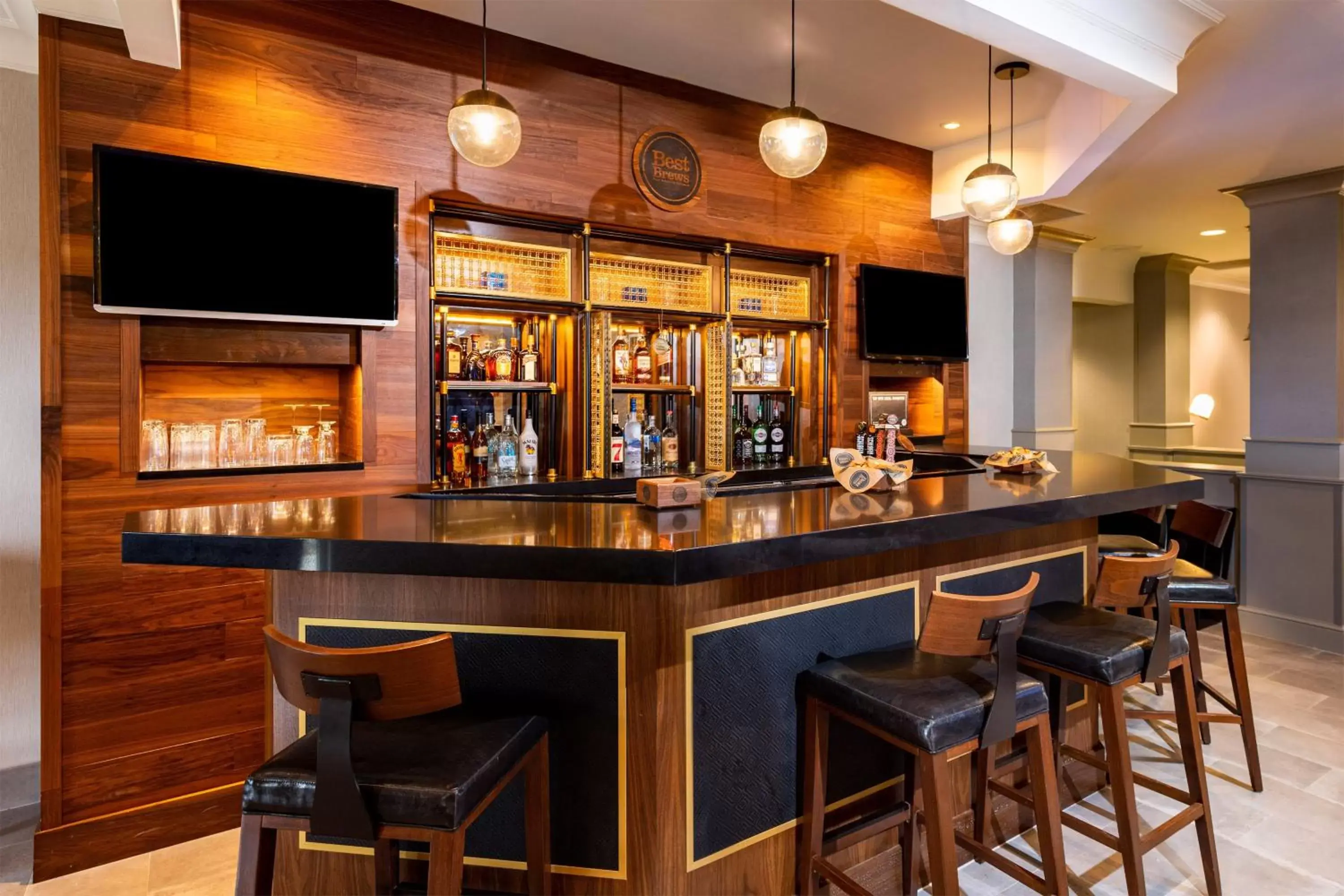 Restaurant/places to eat, Lounge/Bar in Four Points by Sheraton St. Louis - Fairview Heights