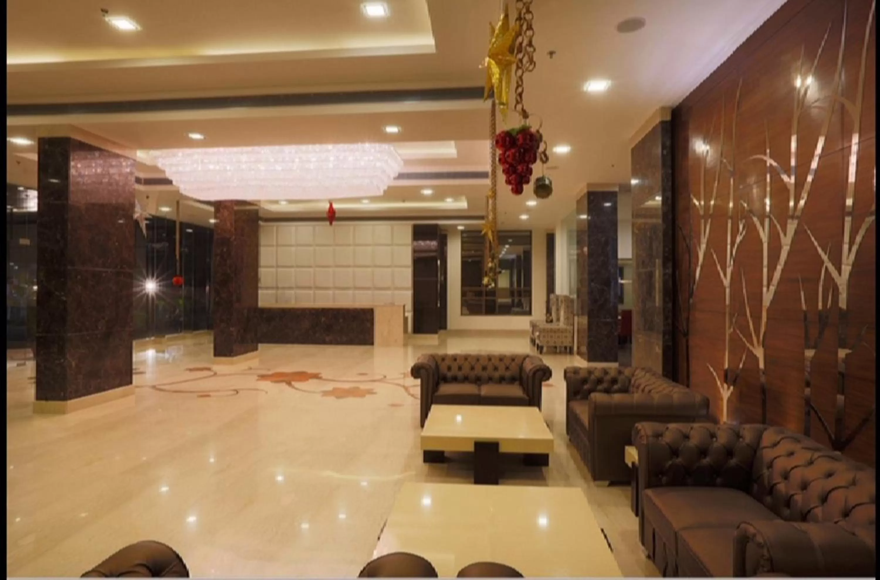 Lobby or reception in Ramada Jamshedpur Bistupur