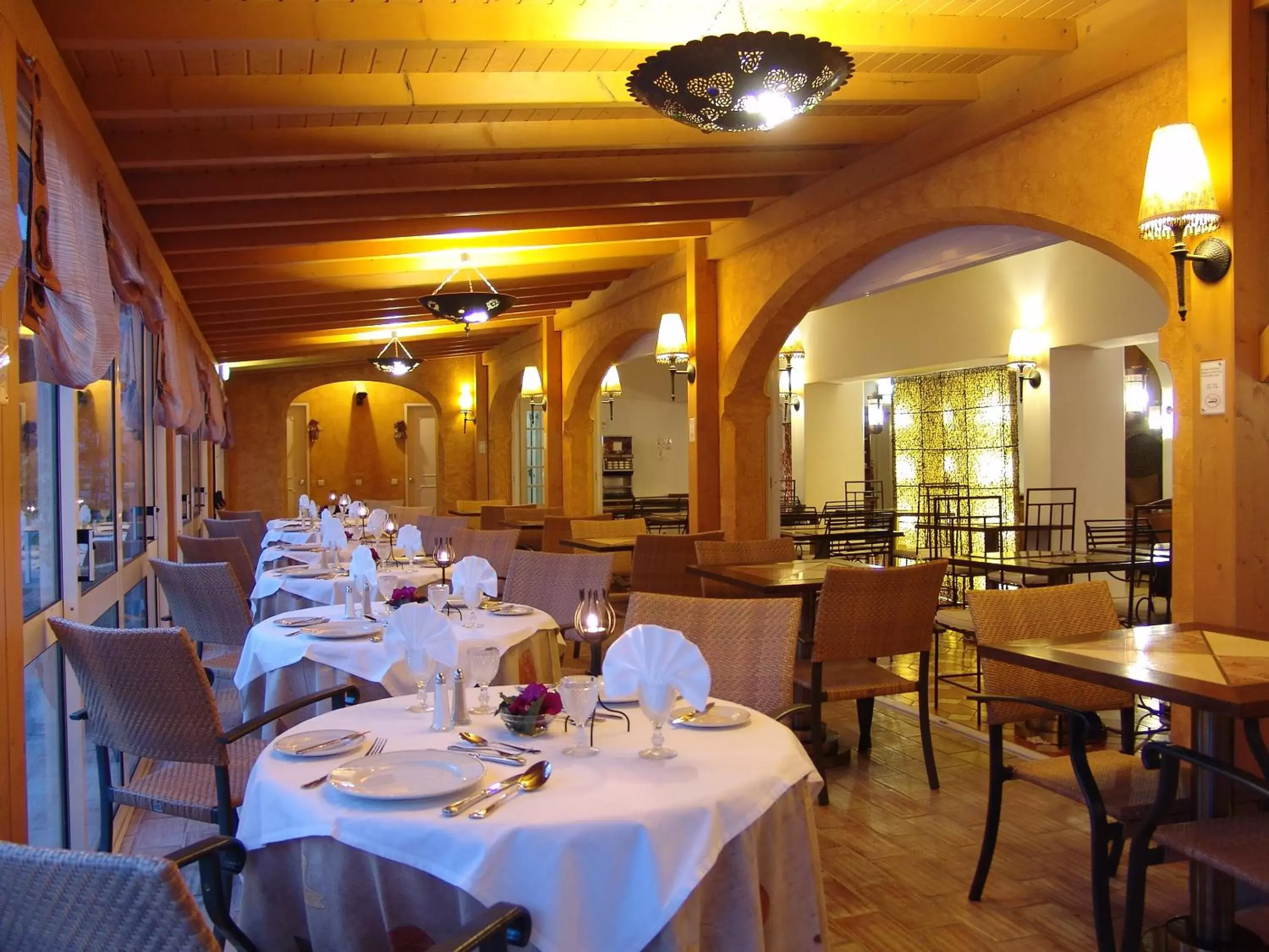 Restaurant/Places to Eat in Cerro Da Marina Hotel
