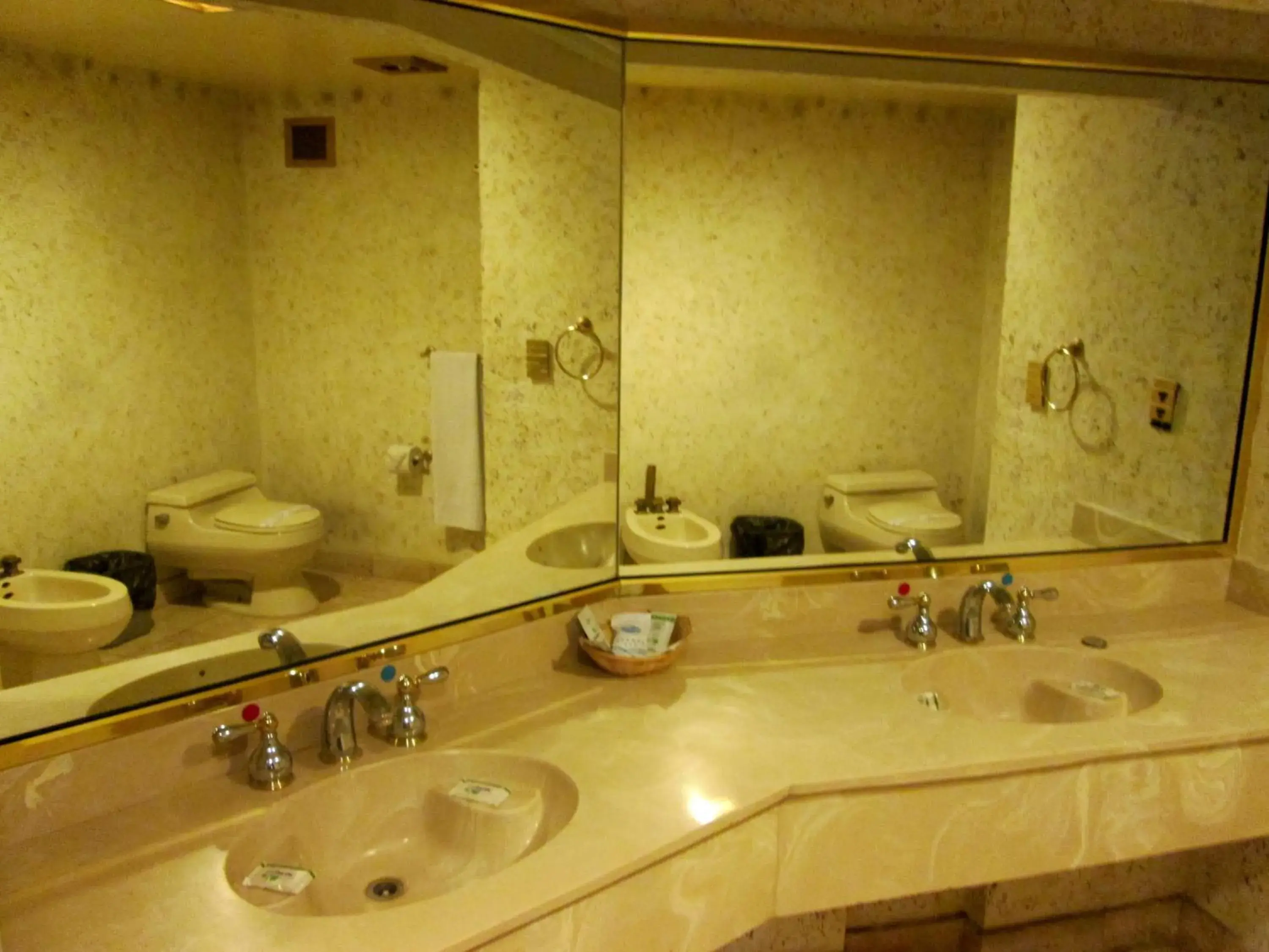 Toilet, Bathroom in Hotel Fiesta Tijuana