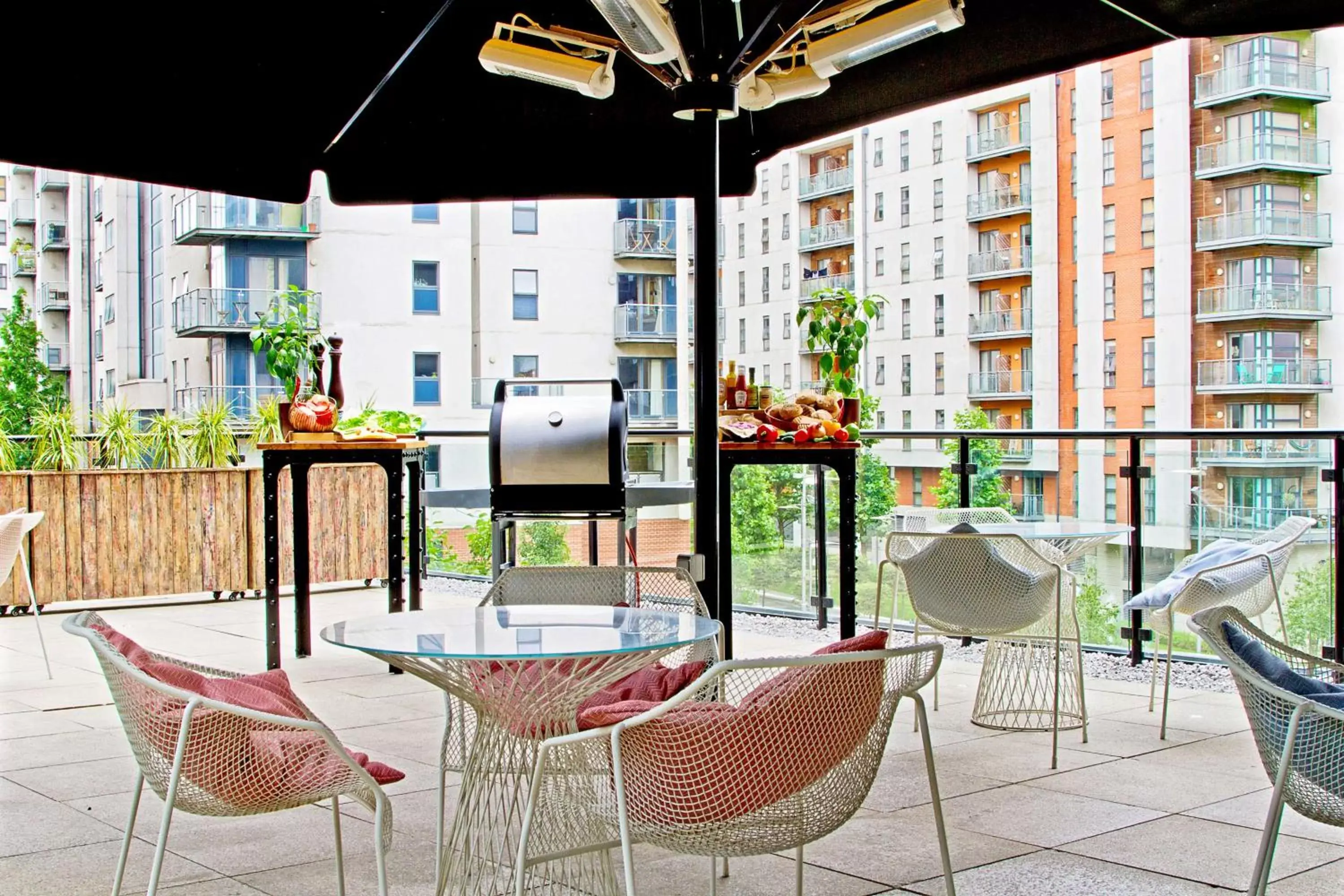 Patio in Park Inn by Radisson Manchester City Centre