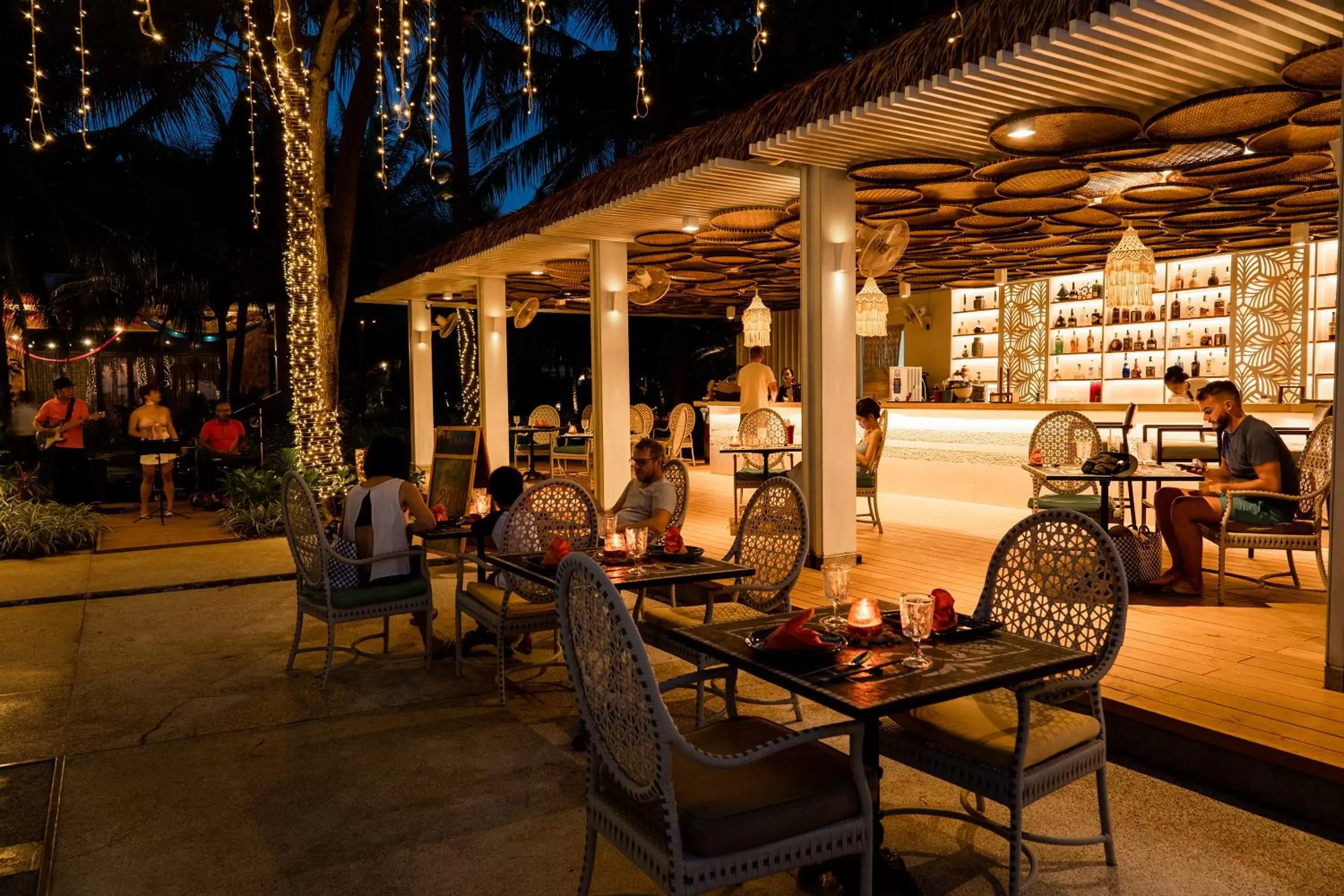 Restaurant/Places to Eat in Salinda Resort Phu Quoc - Sparkling Wine Breakfast