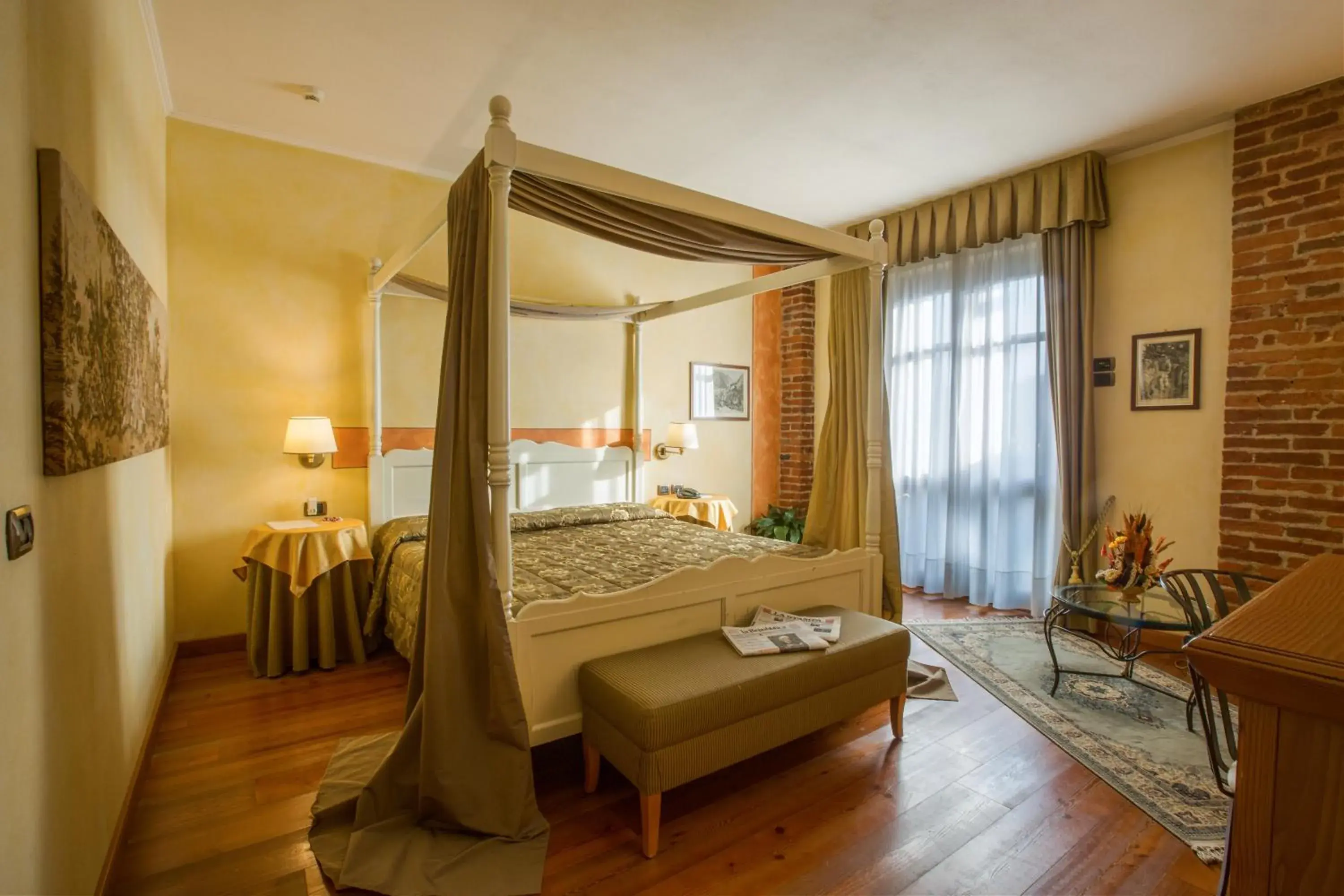 Photo of the whole room, Bed in Romantic Hotel Furno