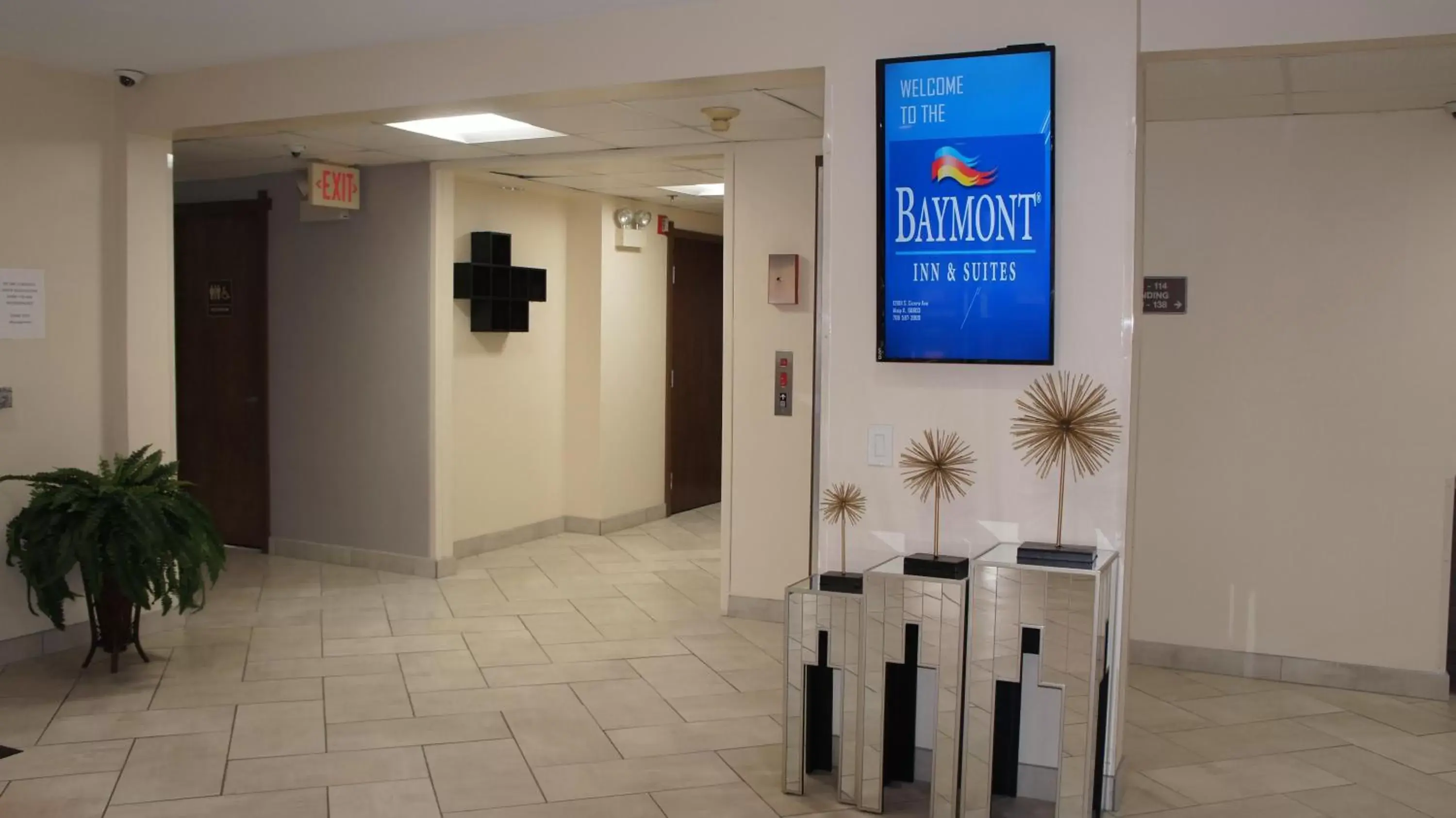 Lobby or reception in Baymont by Wyndham Chicago/Alsip Lobby or reception in Baymont by Wyndham Chicago/Alsip