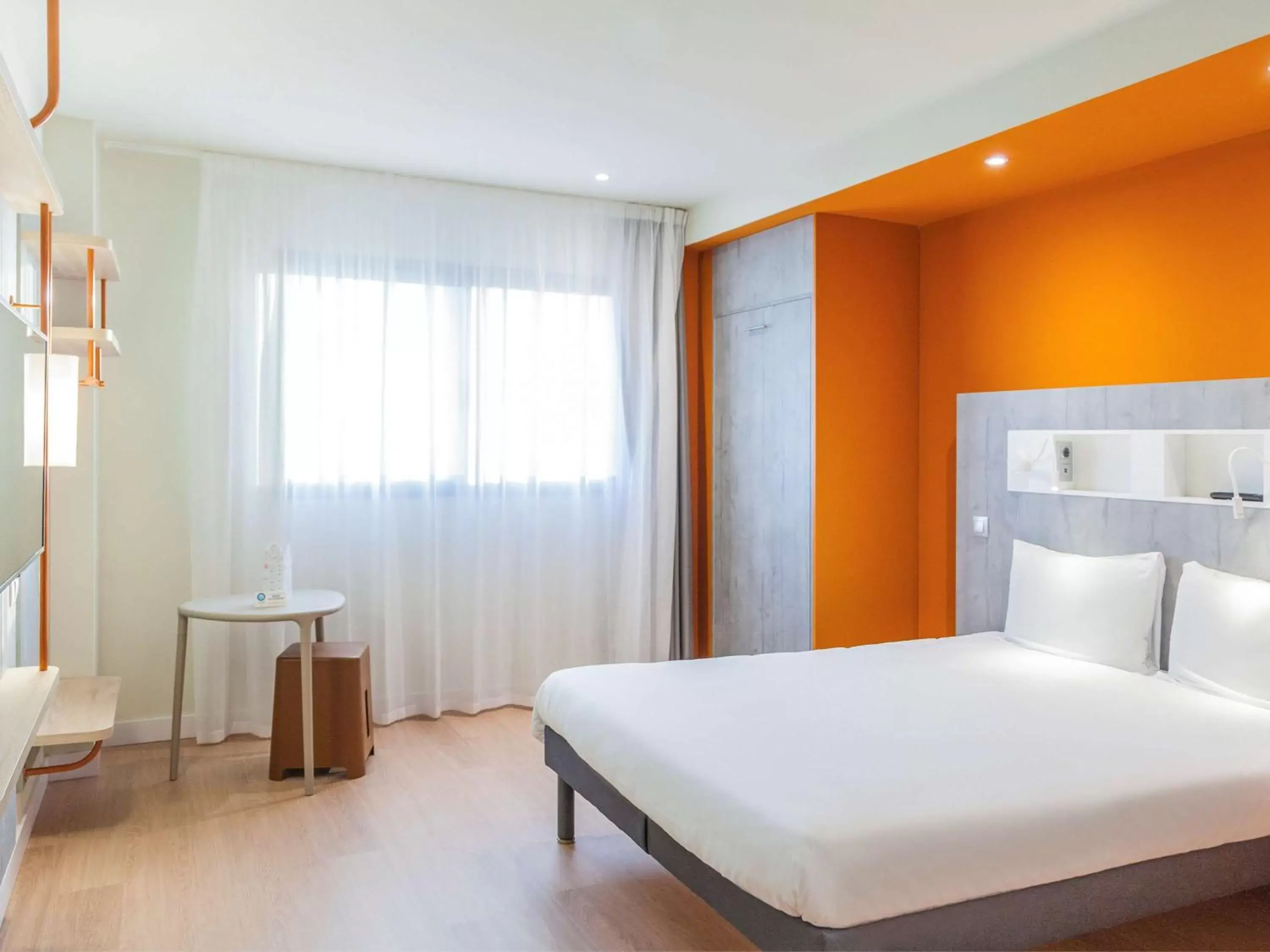 Photo of the whole room, Bed in ibis budget Huerta De Murcia