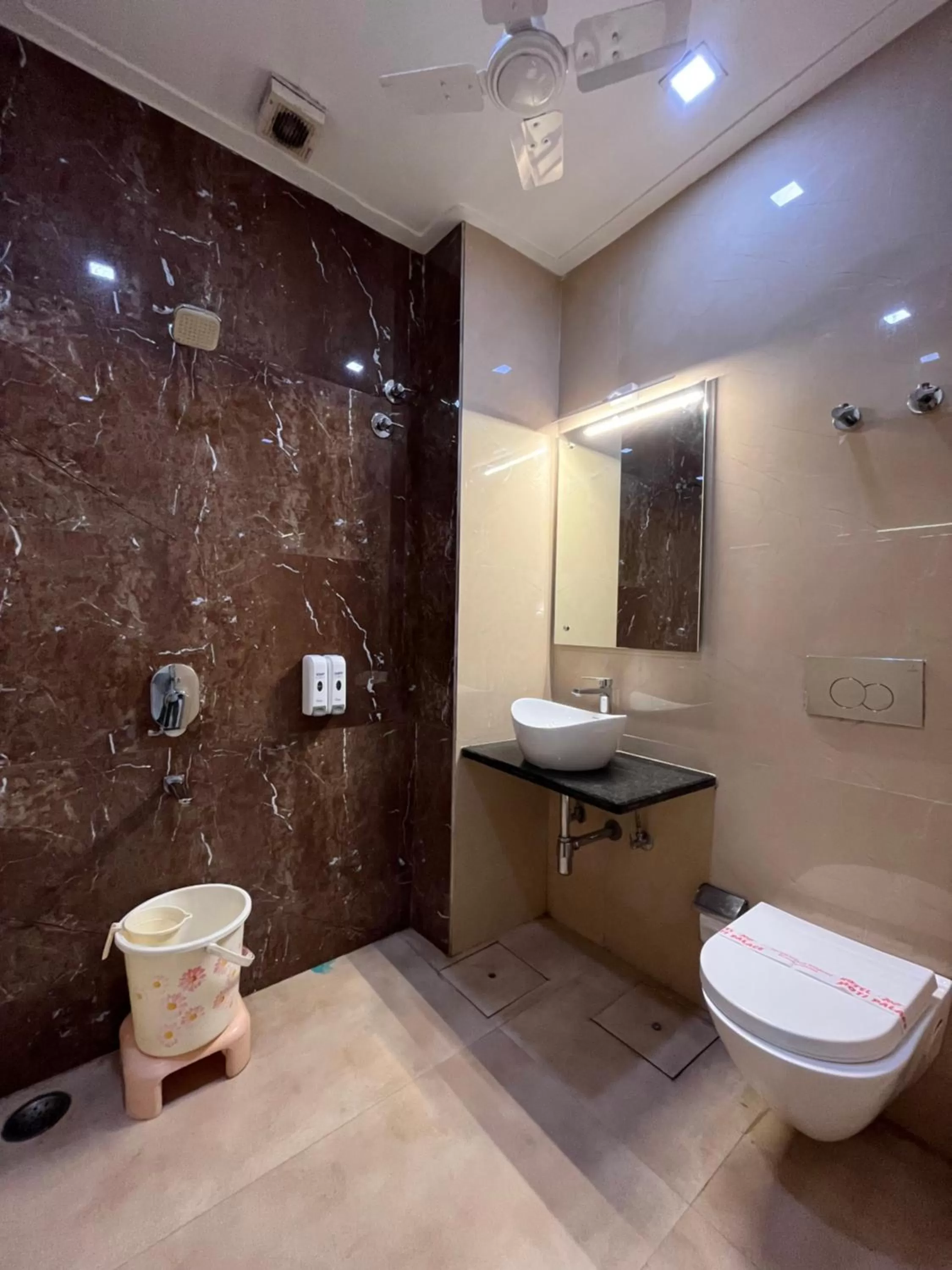 Bathroom in Hotel Moti Palace