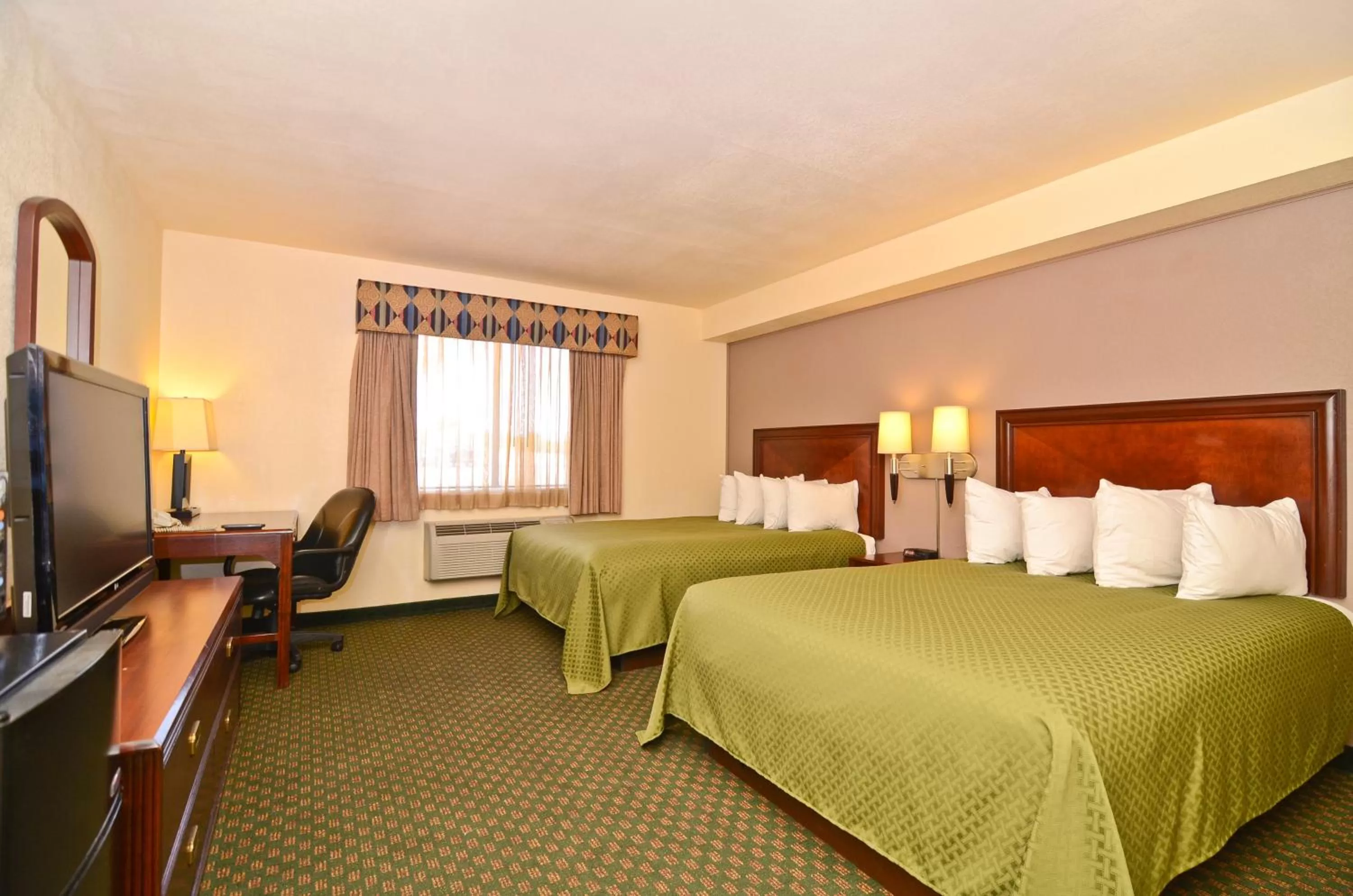 King Room with Balcony - Non-Smoking/2nd Floor  in Quality Inn Wickenburg
