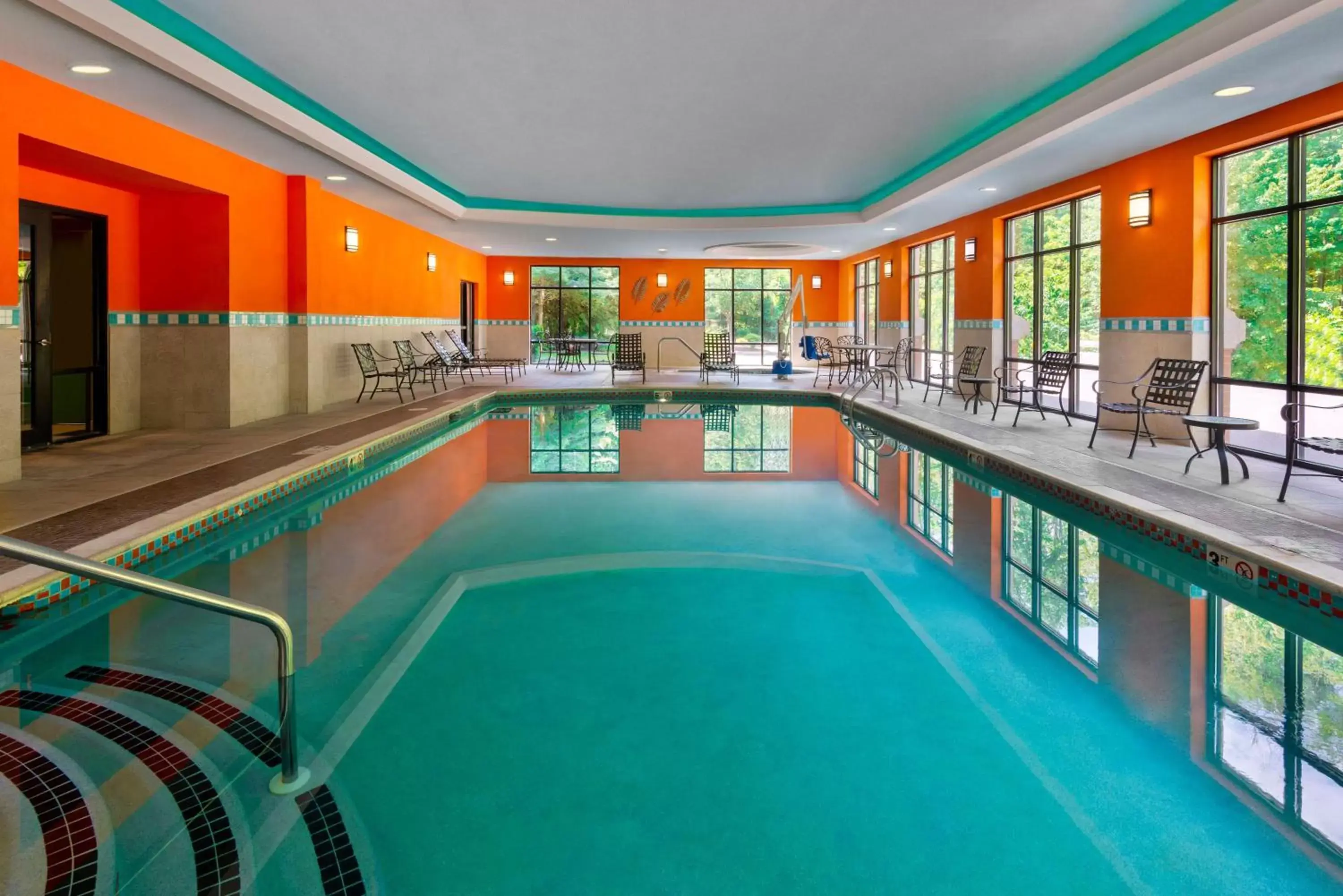 Swimming Pool in Hampton Inn Springfield South Enfield