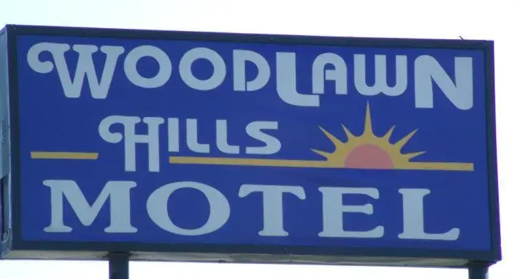 Property Logo/Sign in Woodlawn Hills Motel