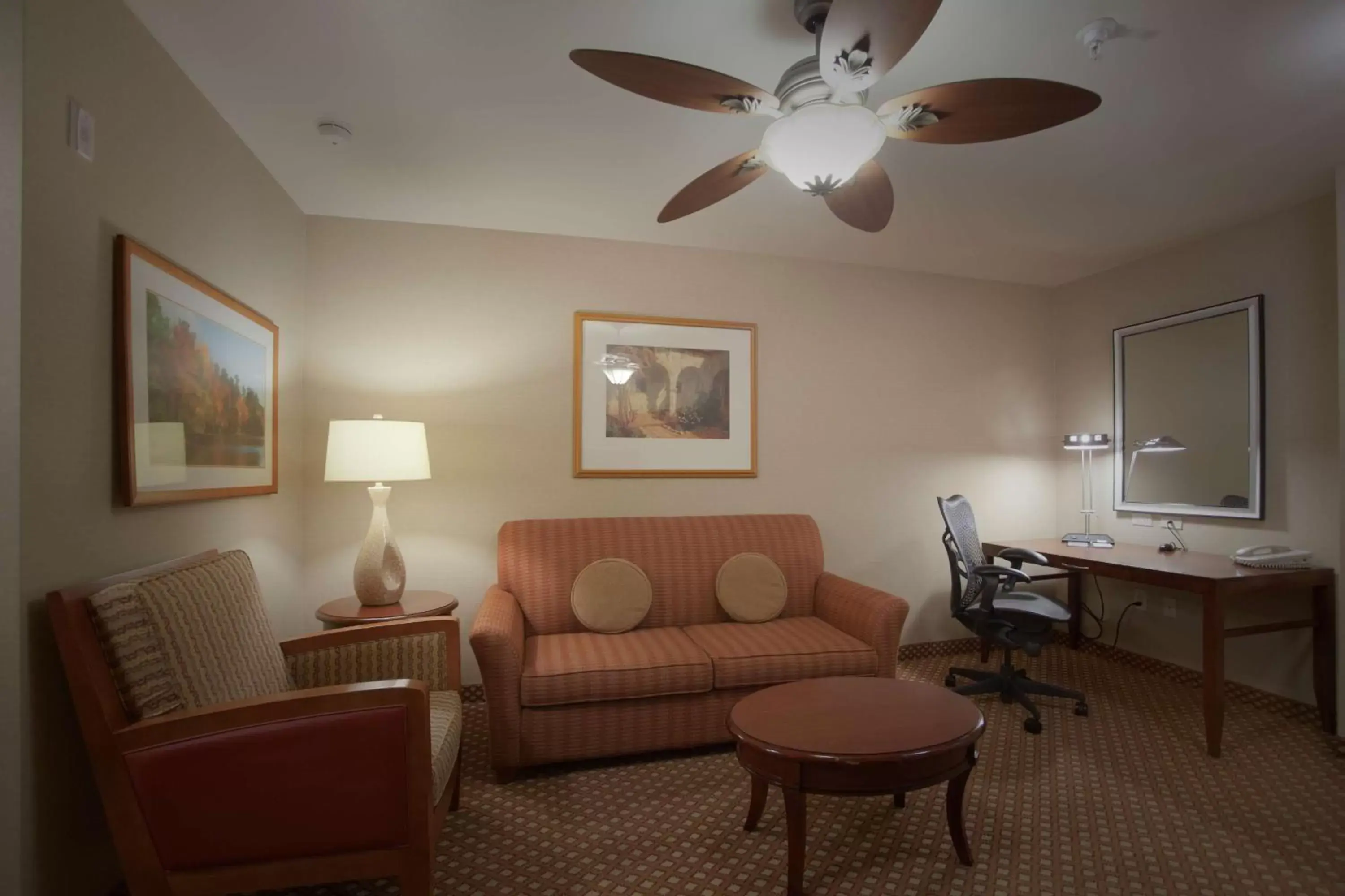 Living room, Seating Area in Hilton Garden Inn Albuquerque Uptown