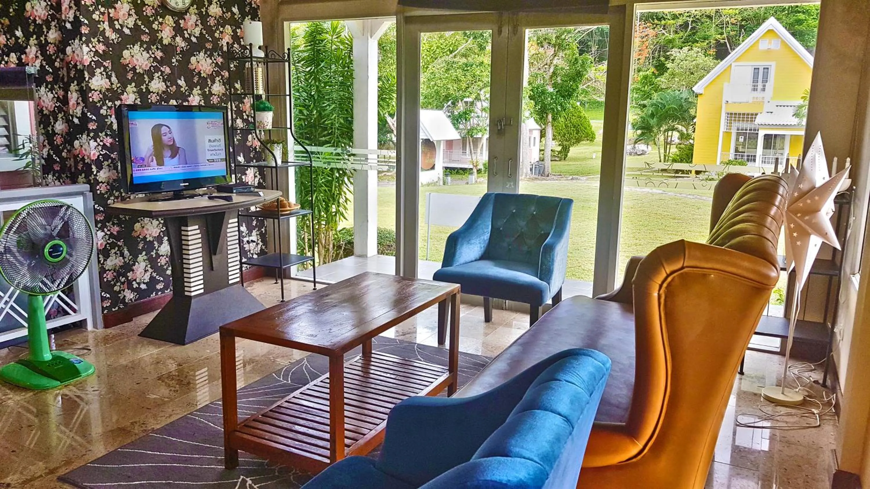 Photo of the whole room in Brookside Valley Resort