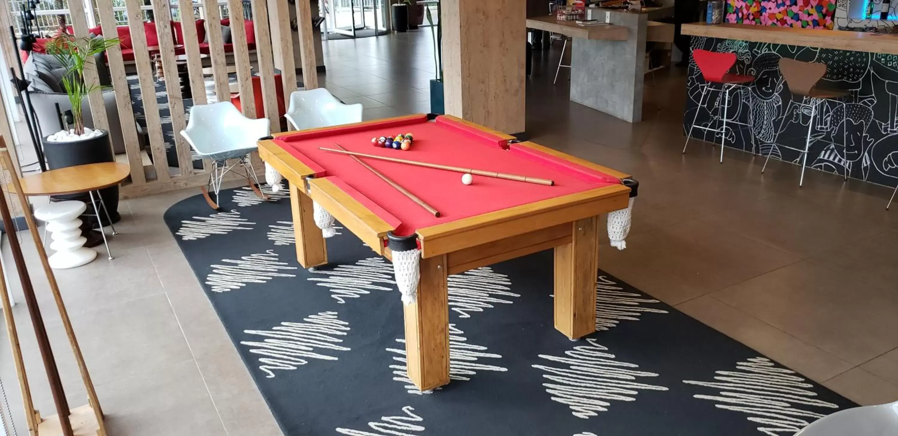 Lounge or bar, Billiards in ibis Londrina Shopping