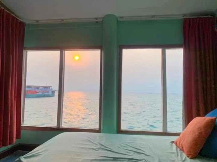 Sea view, Bed in Lareena Resort Koh Larn Pattaya