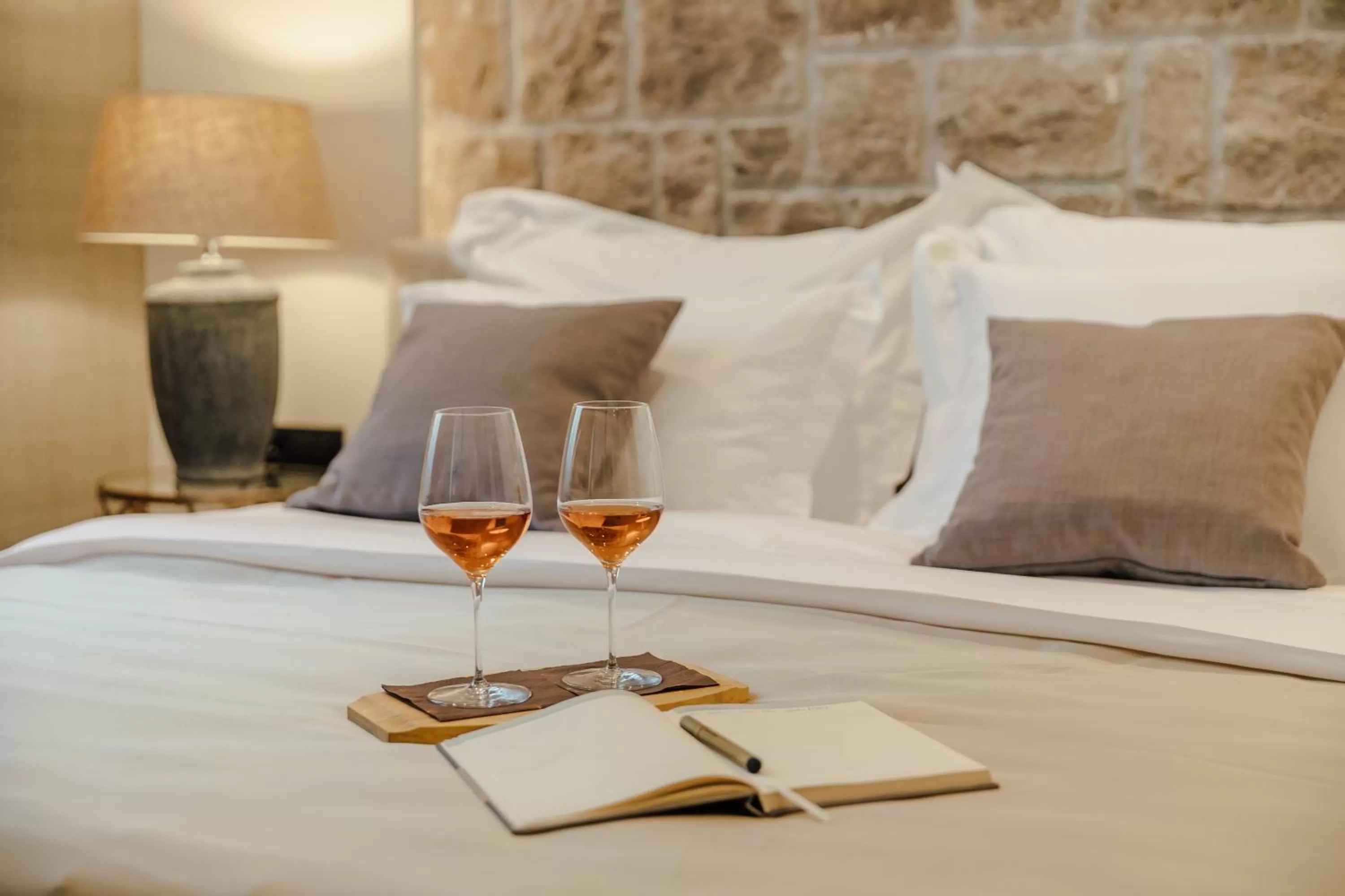 Drinks, Bed in Boutique Hotel Casa del Mare - Vizura