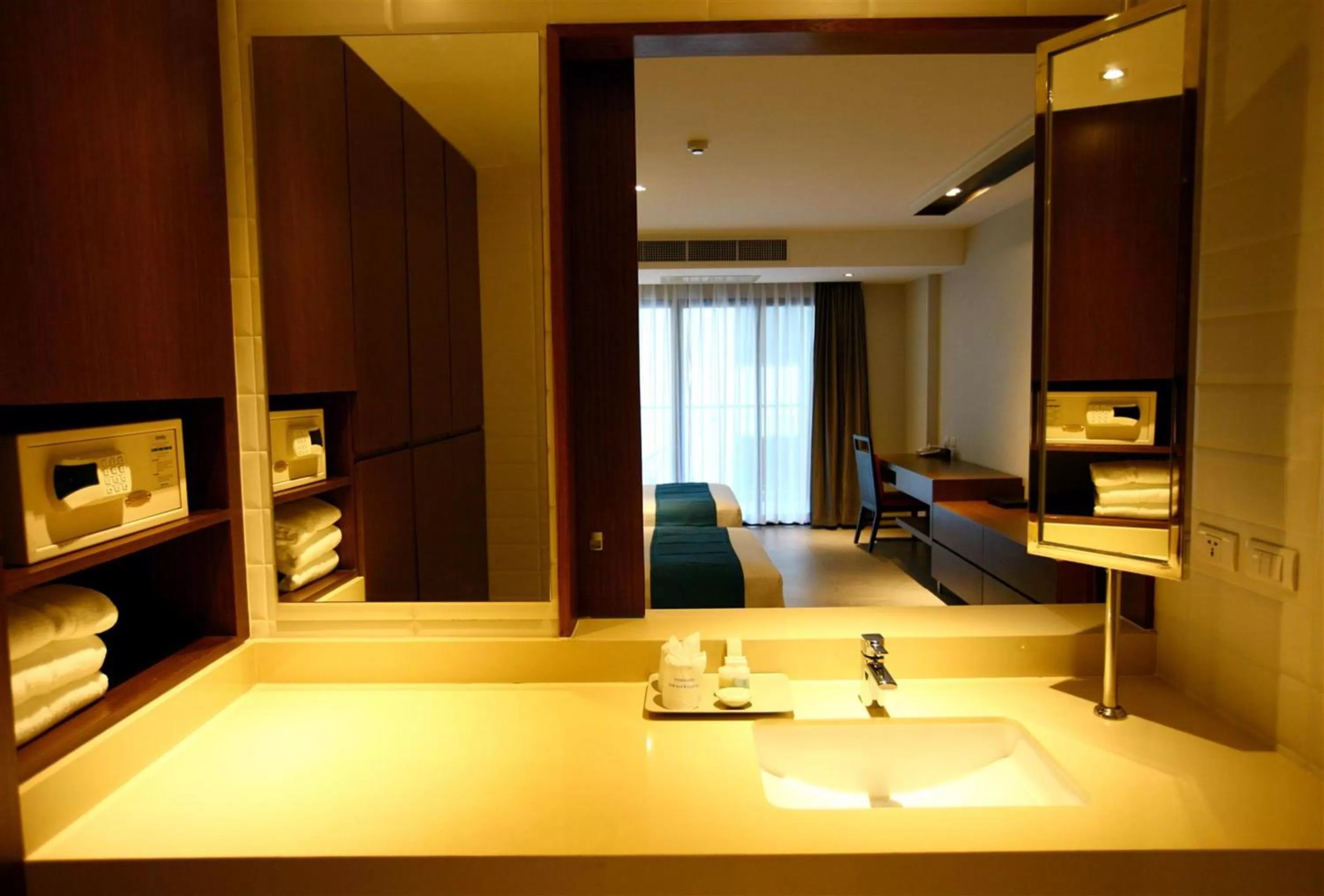 Bathroom in Season Five Hotel