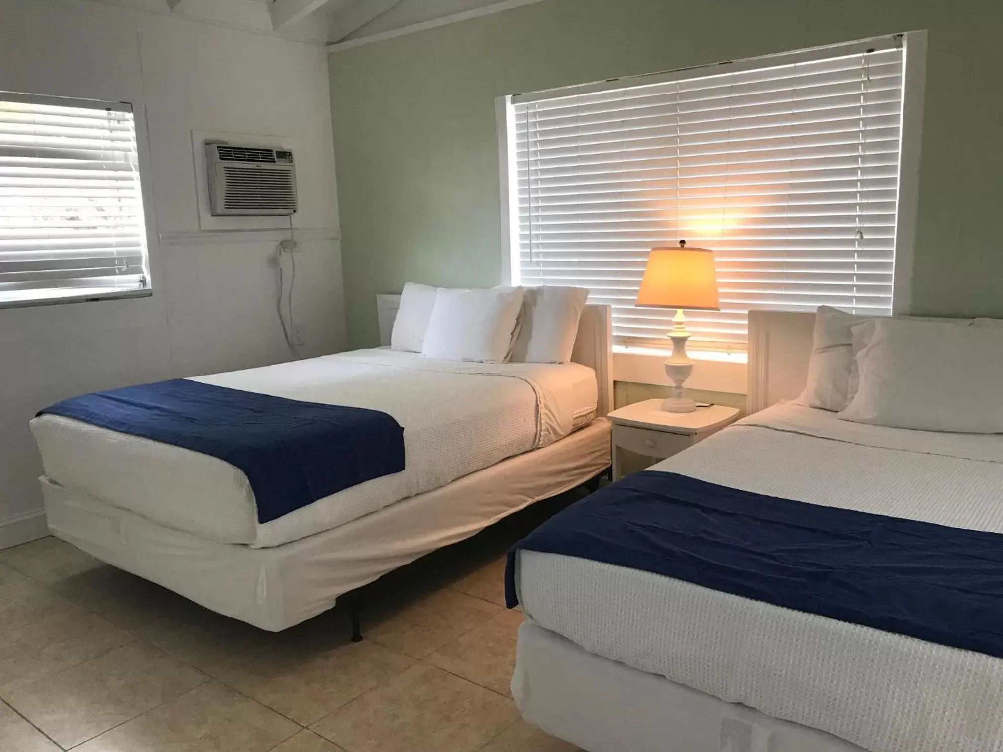 Bed in Kingsail Resort