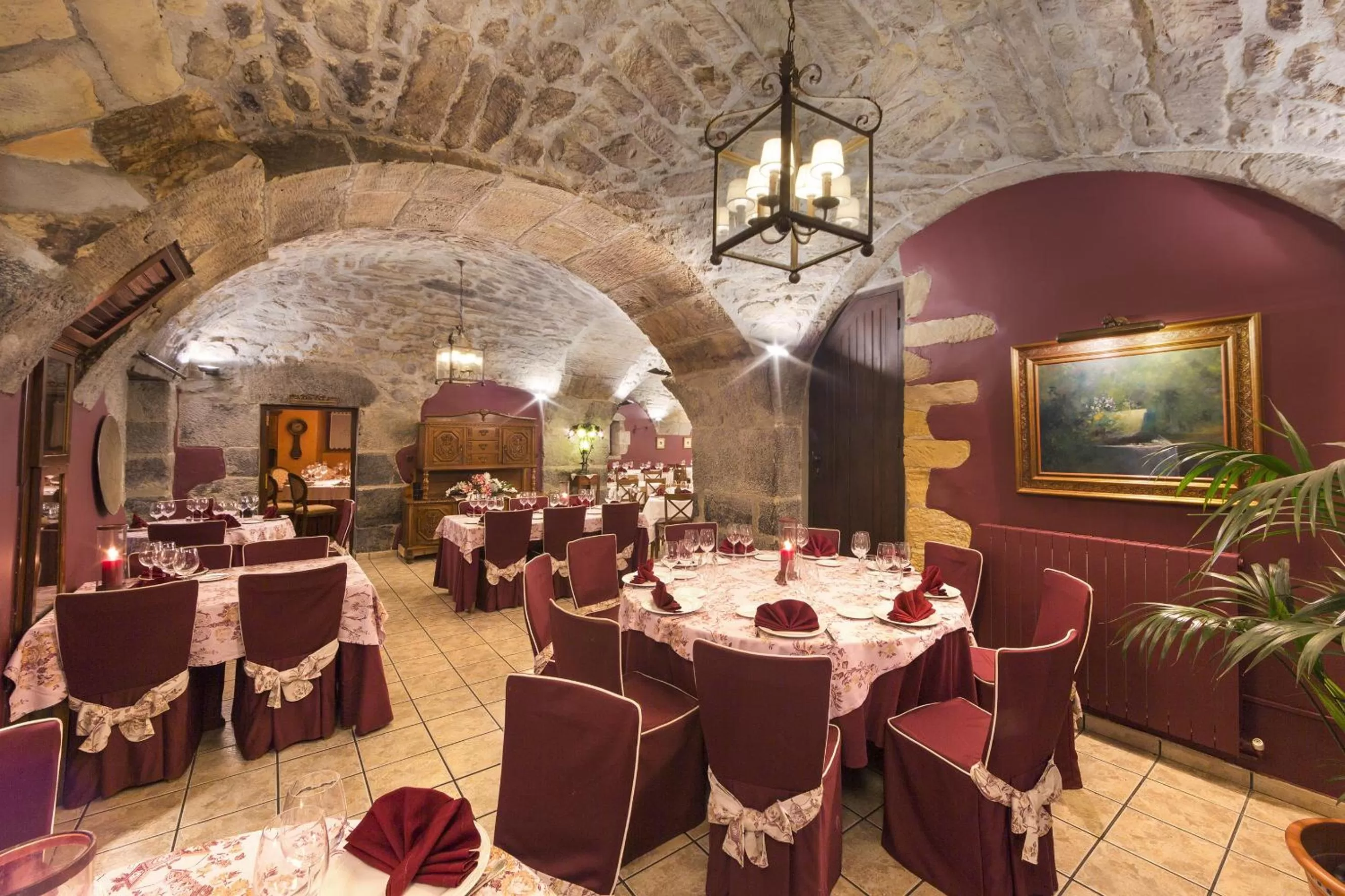 Restaurant/places to eat in Hotel Larrañaga