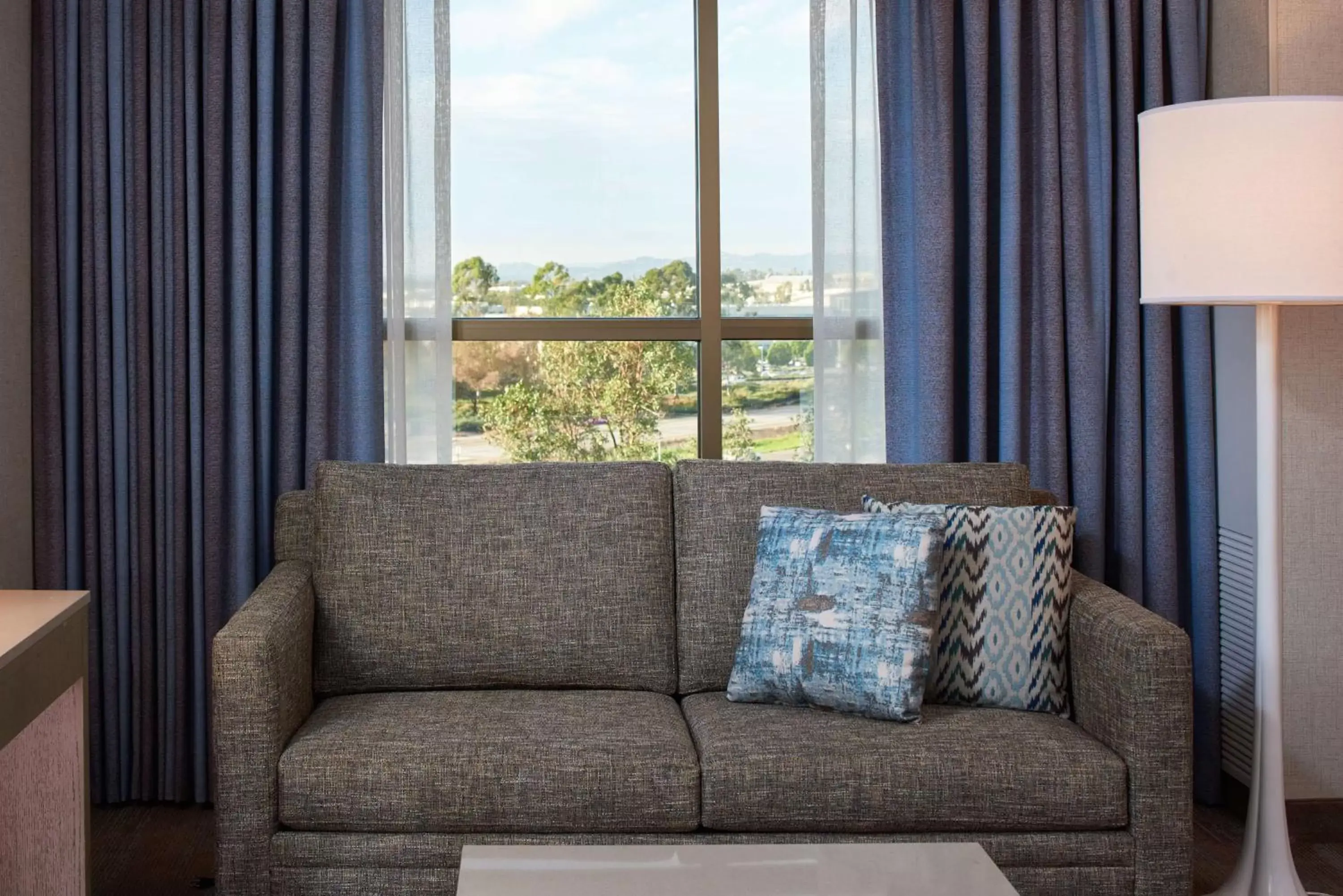 Living room, Seating Area in DoubleTree by Hilton Irvine Spectrum