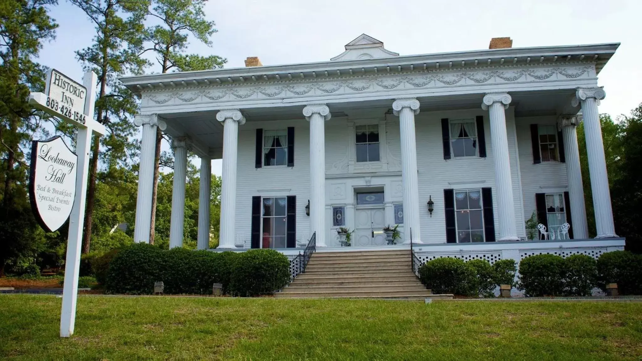 Property Building in Lookaway Inn