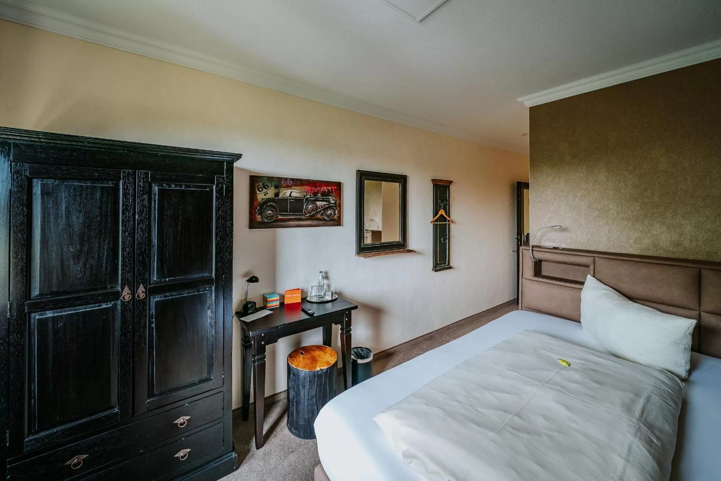 Photo of the whole room, Bed in RobrookS Hotel Garni