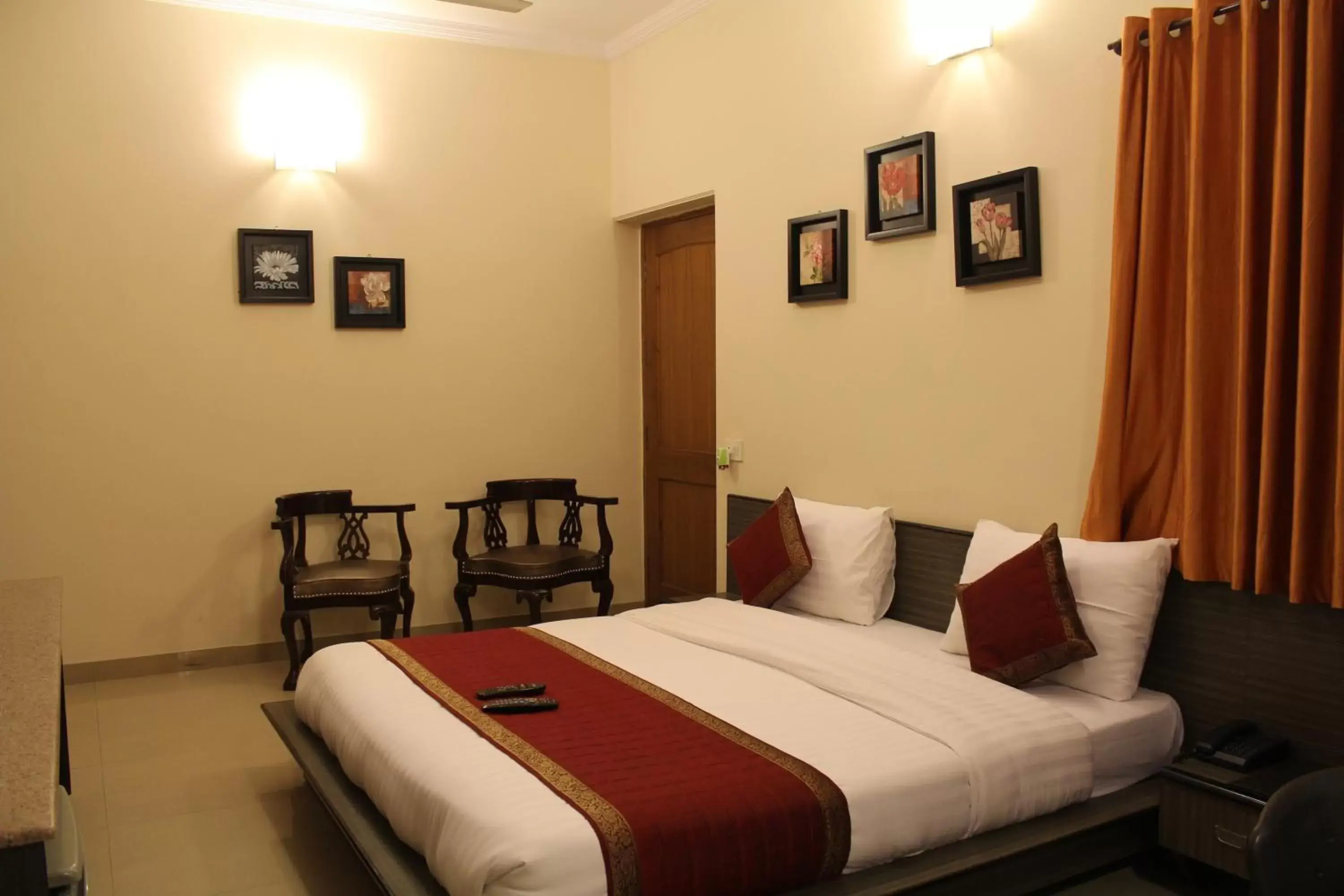 Deluxe Double Room in Hotel Persona International