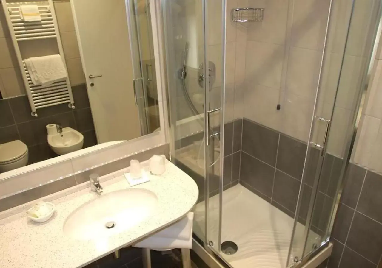 Bathroom in Coccodrillo Hotel & Apartments