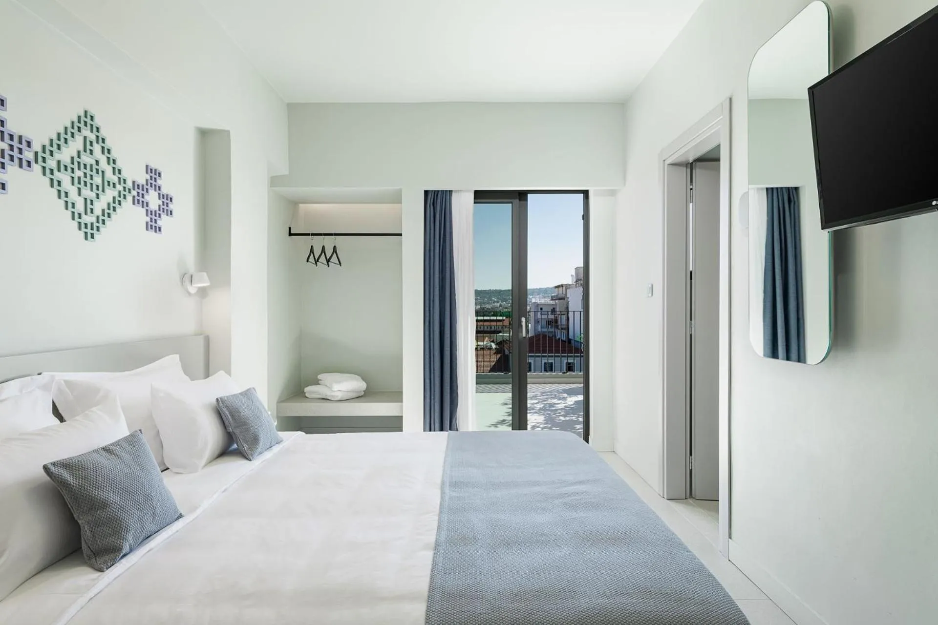 room service, Bed in Arkadi Hotel