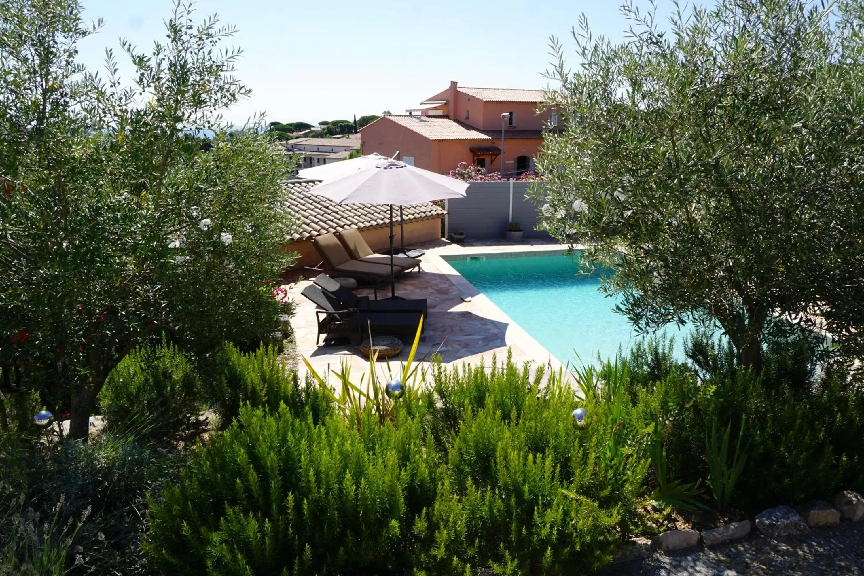 Property building, Pool View in Lone Star House